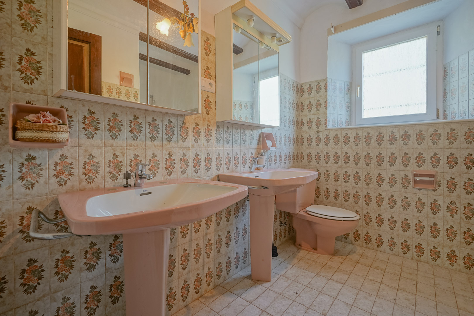 Beautiful Traditional Villa on a Large Plot in La Lluca, Jávea