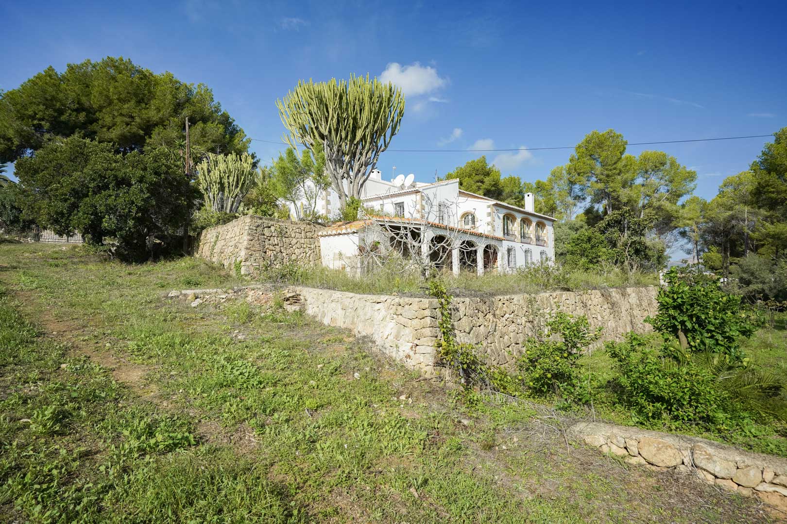 Beautiful Traditional Villa on a Large Plot in La Lluca, Jávea