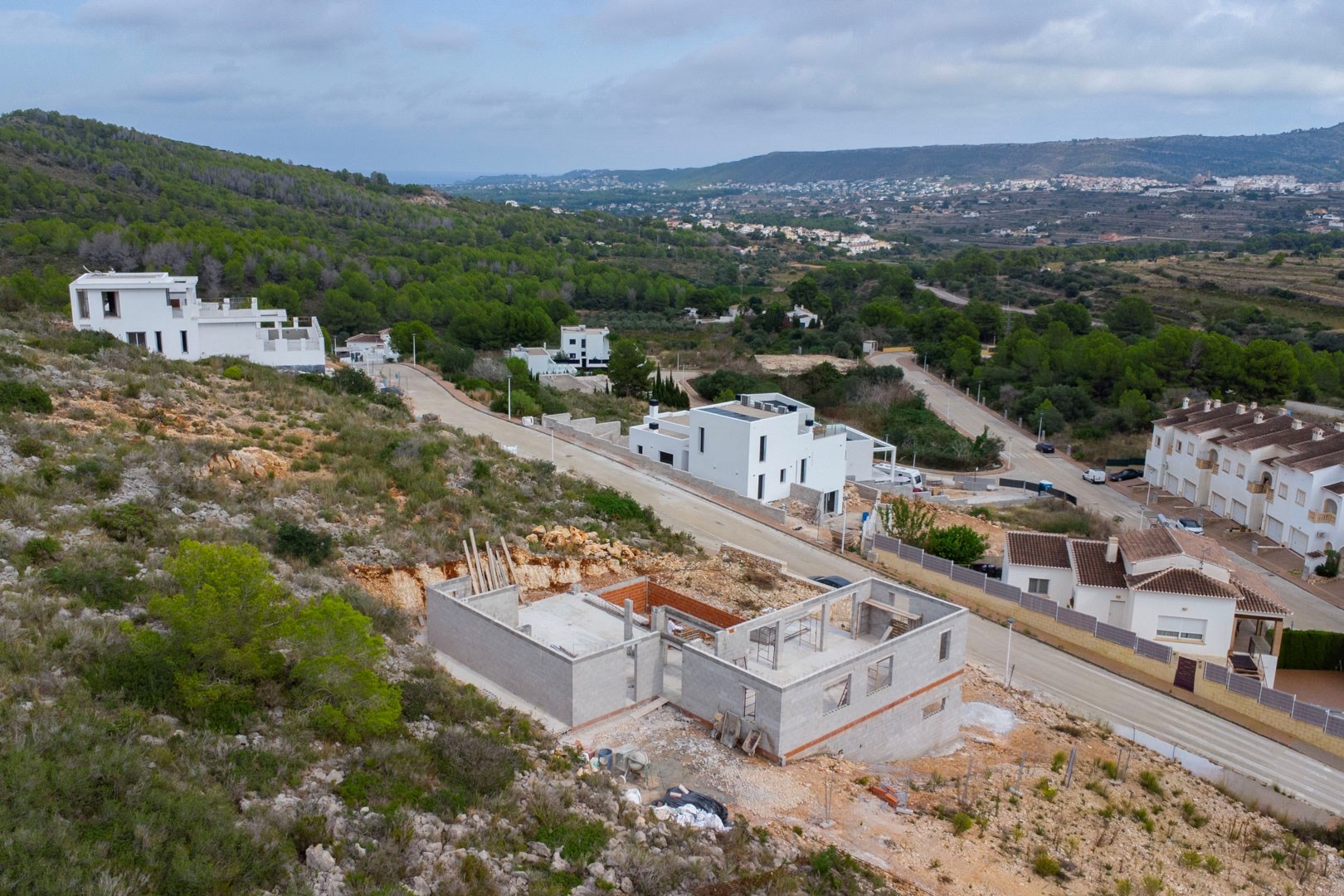 Modern 3 bed villa under construction in the urbanisation Racó de Nadal