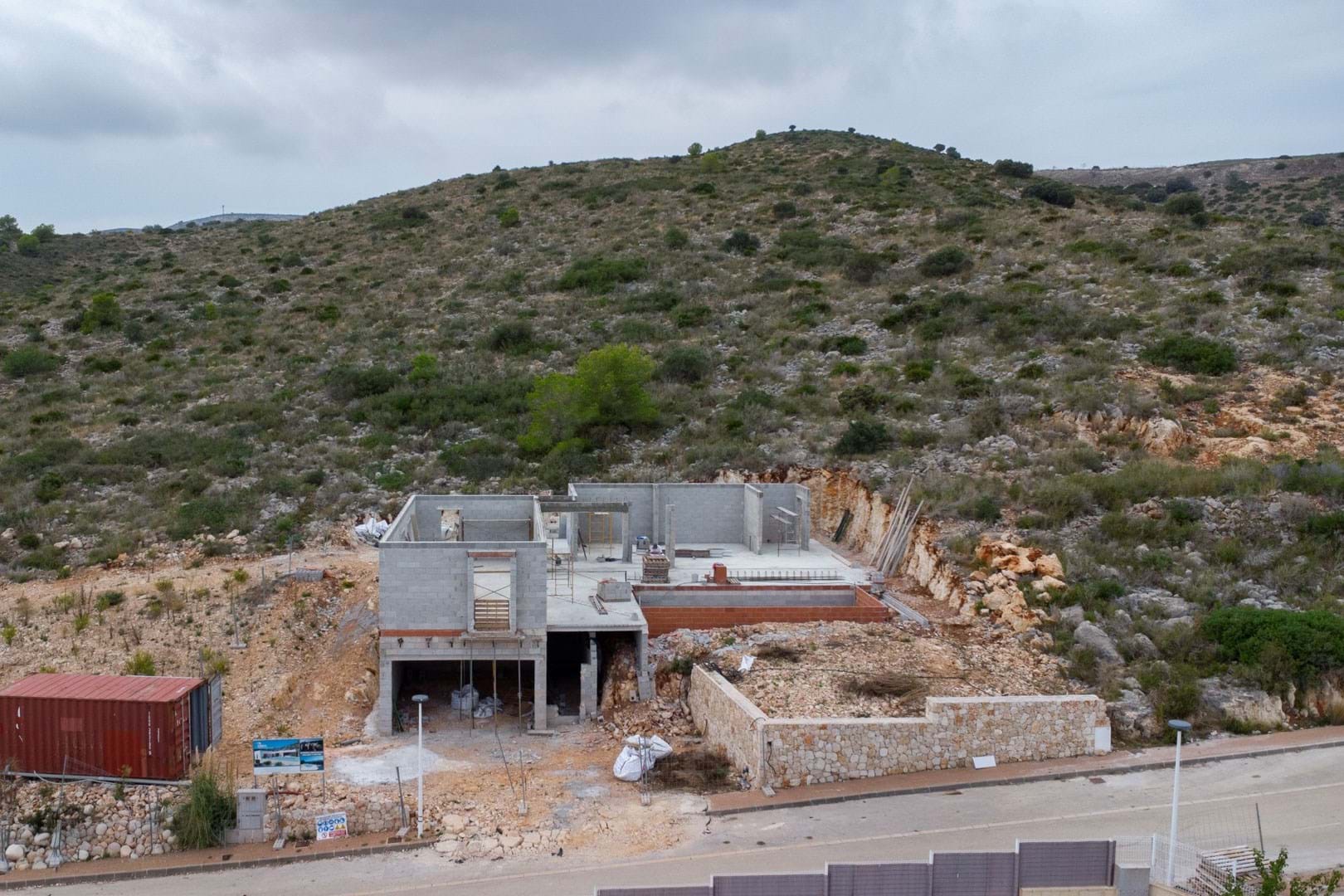 Modern 3 bed villa under construction in the urbanisation Racó de Nadal