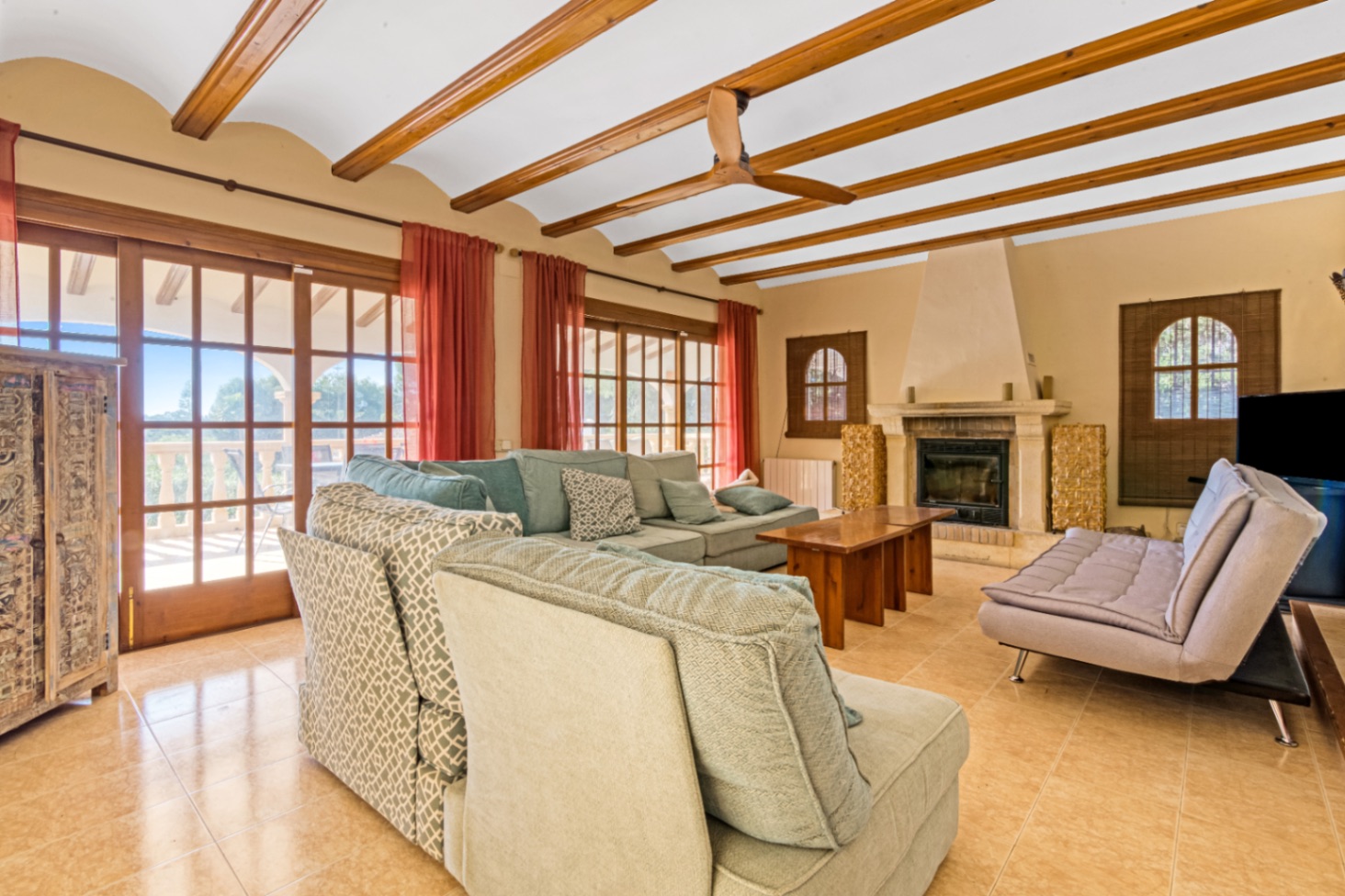 Charming Mediterranean villa with 4 bedrooms for sale in Jávea - Close to beaches and restaurants