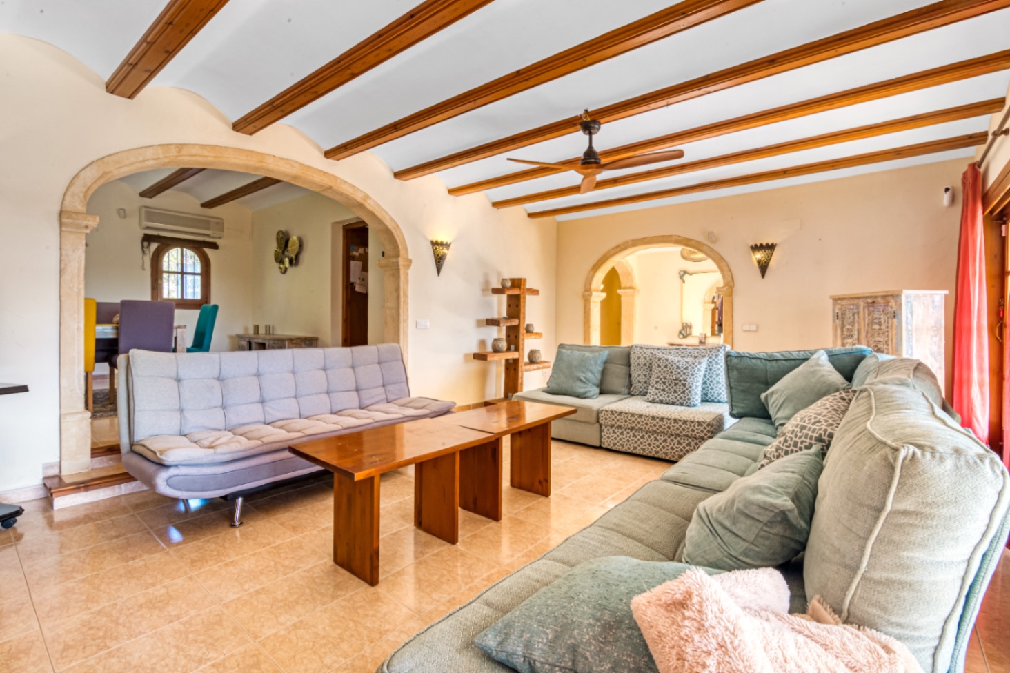 Charming Mediterranean villa with 4 bedrooms for sale in Jávea - Close to beaches and restaurants