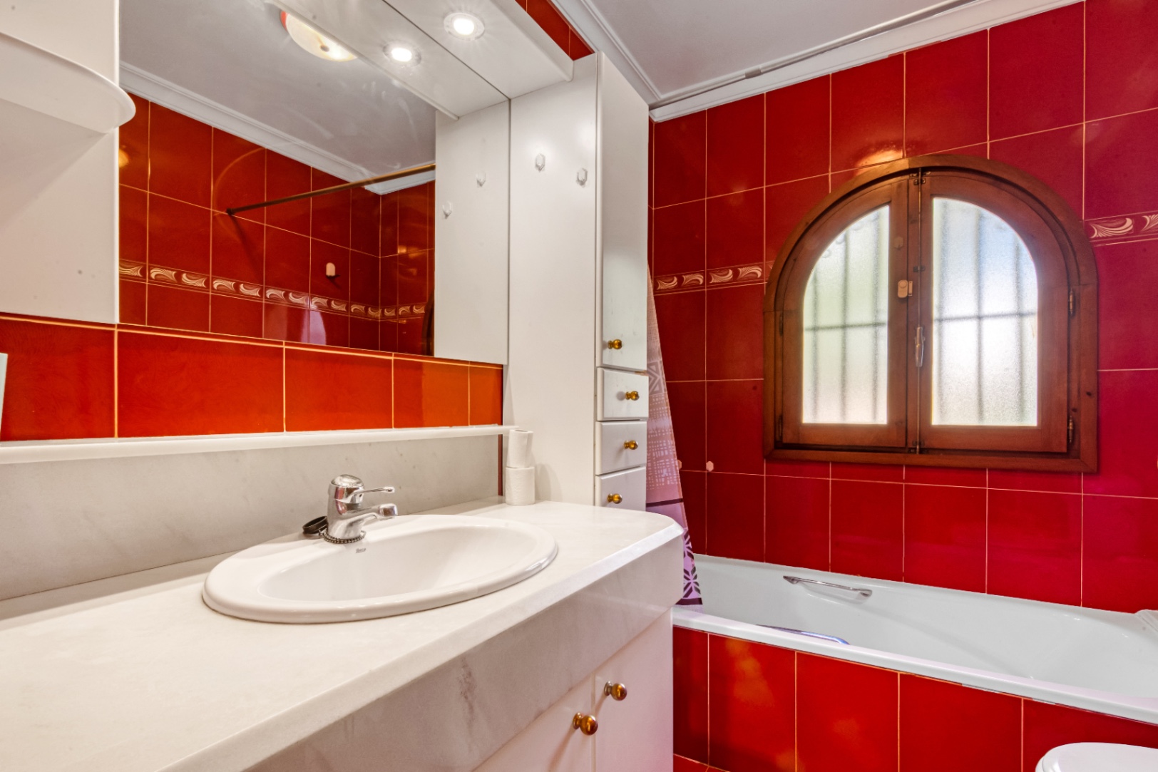 Charming Mediterranean villa with 4 bedrooms for sale in Jávea - Close to beaches and restaurants