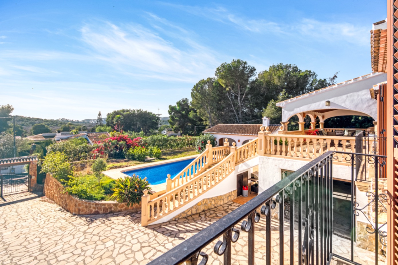 Charming Mediterranean villa with 4 bedrooms for sale in Jávea - Close to beaches and restaurants