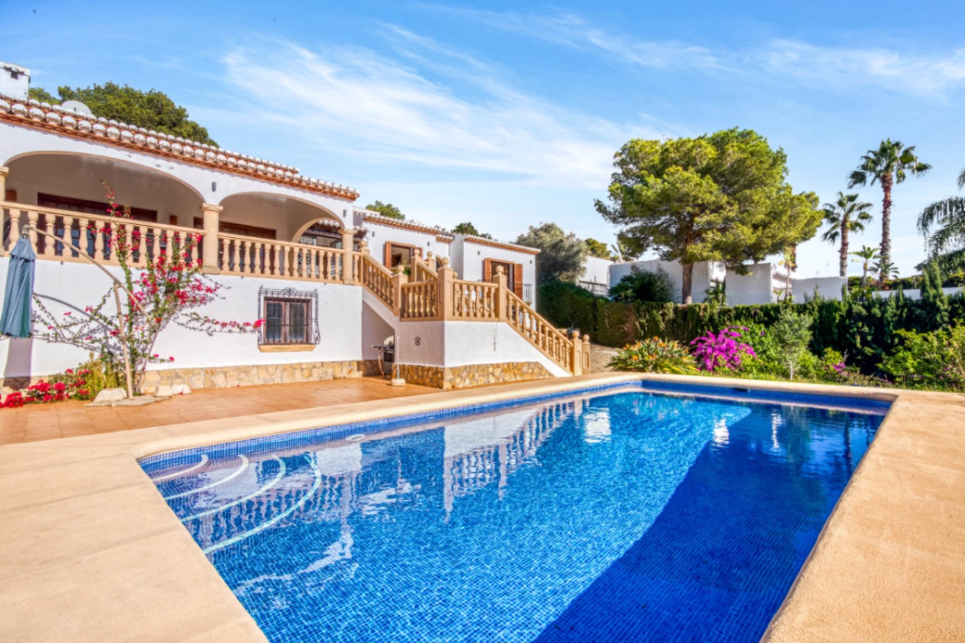 Charming Mediterranean villa with 4 bedrooms for sale in Jávea - Close to beaches and restaurants