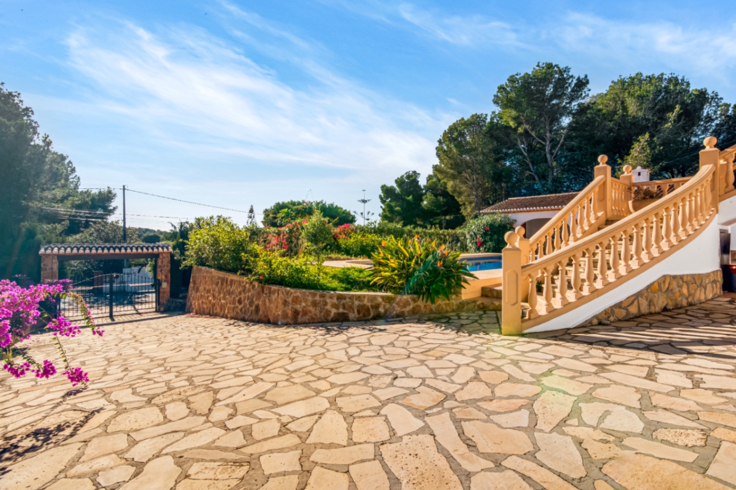 Charming Mediterranean villa with 4 bedrooms for sale in Jávea - Close to beaches and restaurants