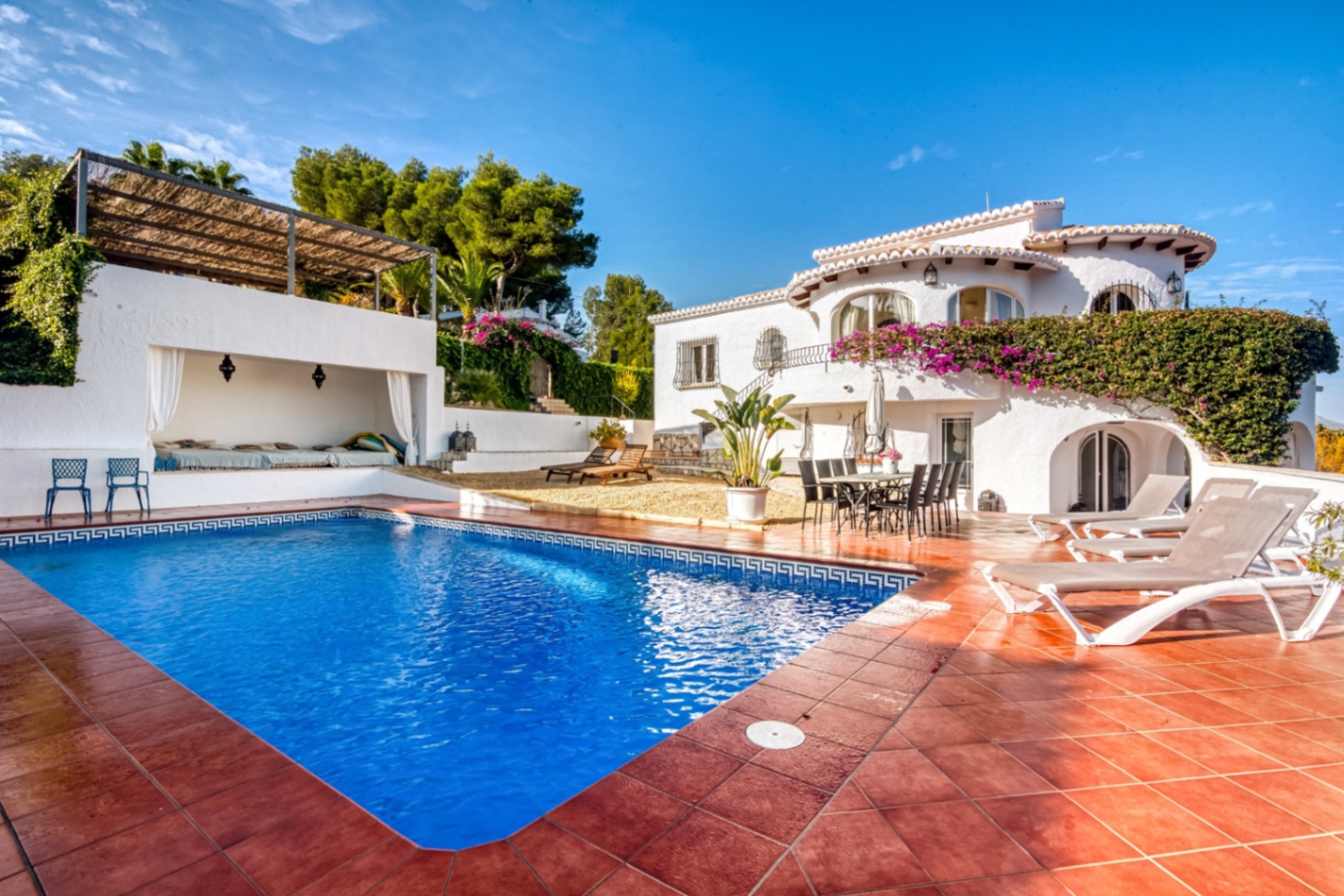 Charming 4 bed villa with sea views for sale in Javea Tosalet Entre Pinos