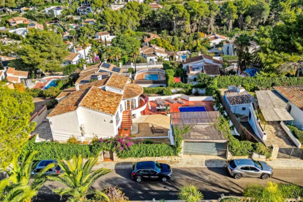 Charming 4 bed villa with sea views for sale in Javea Tosalet Entre Pinos