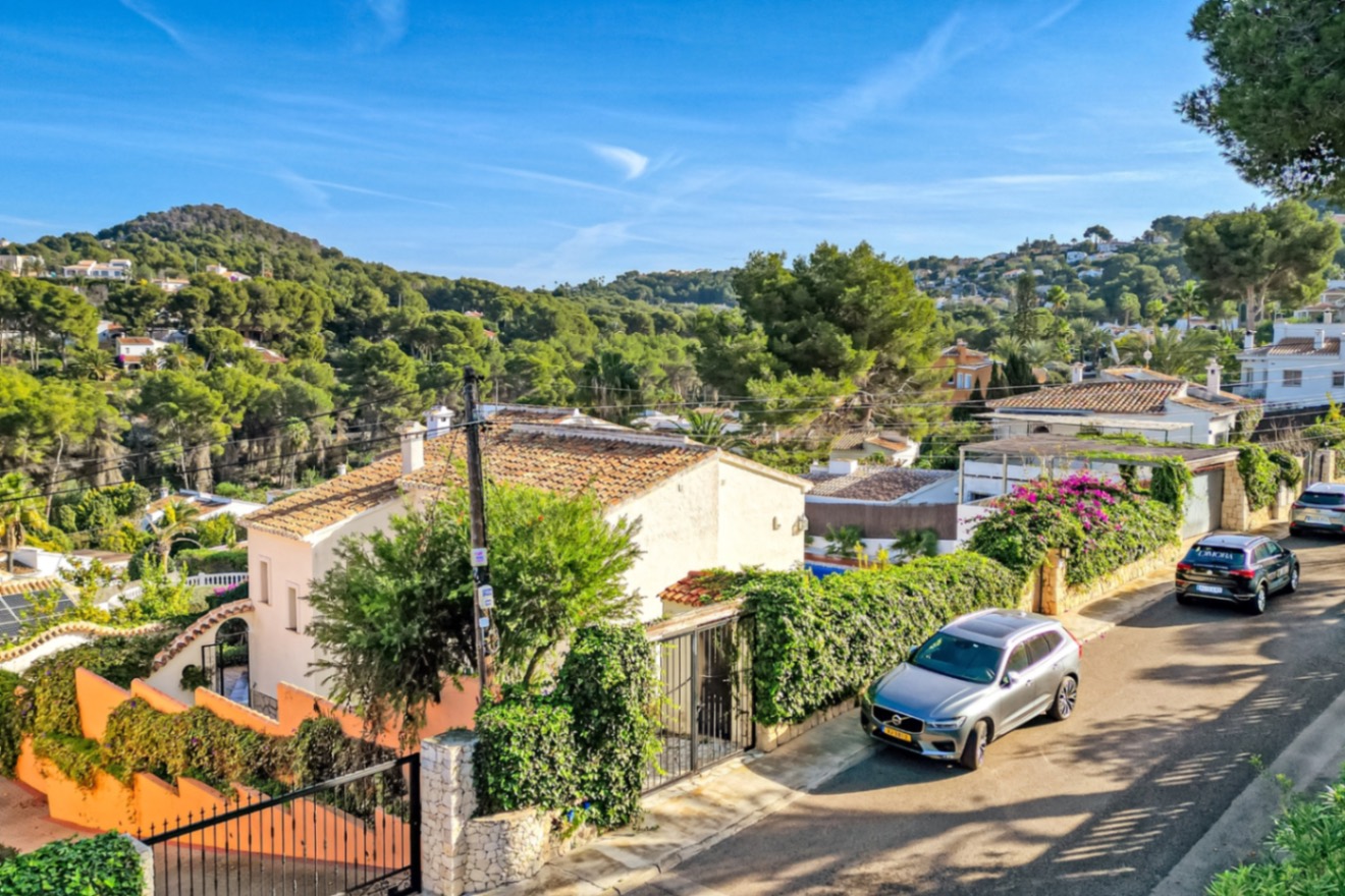 Charming 4 bed villa with sea views for sale in Javea Tosalet Entre Pinos