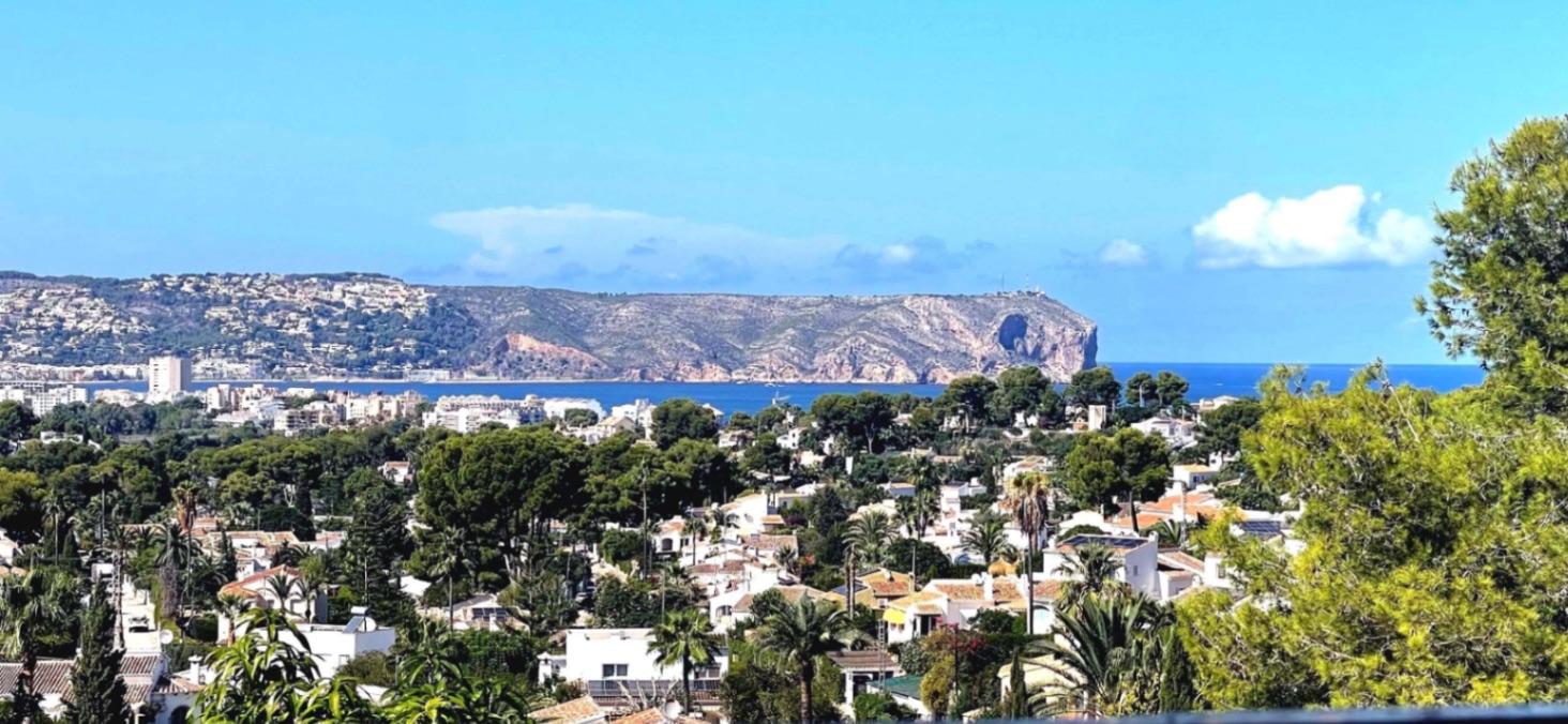 Charming 4 bed villa with sea views for sale in Javea Tosalet Entre Pinos