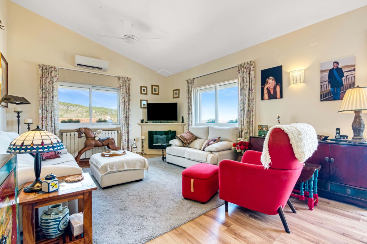 Villa avec vues sur la mer et la montagne à seulement 8 minutes des plages de Javea