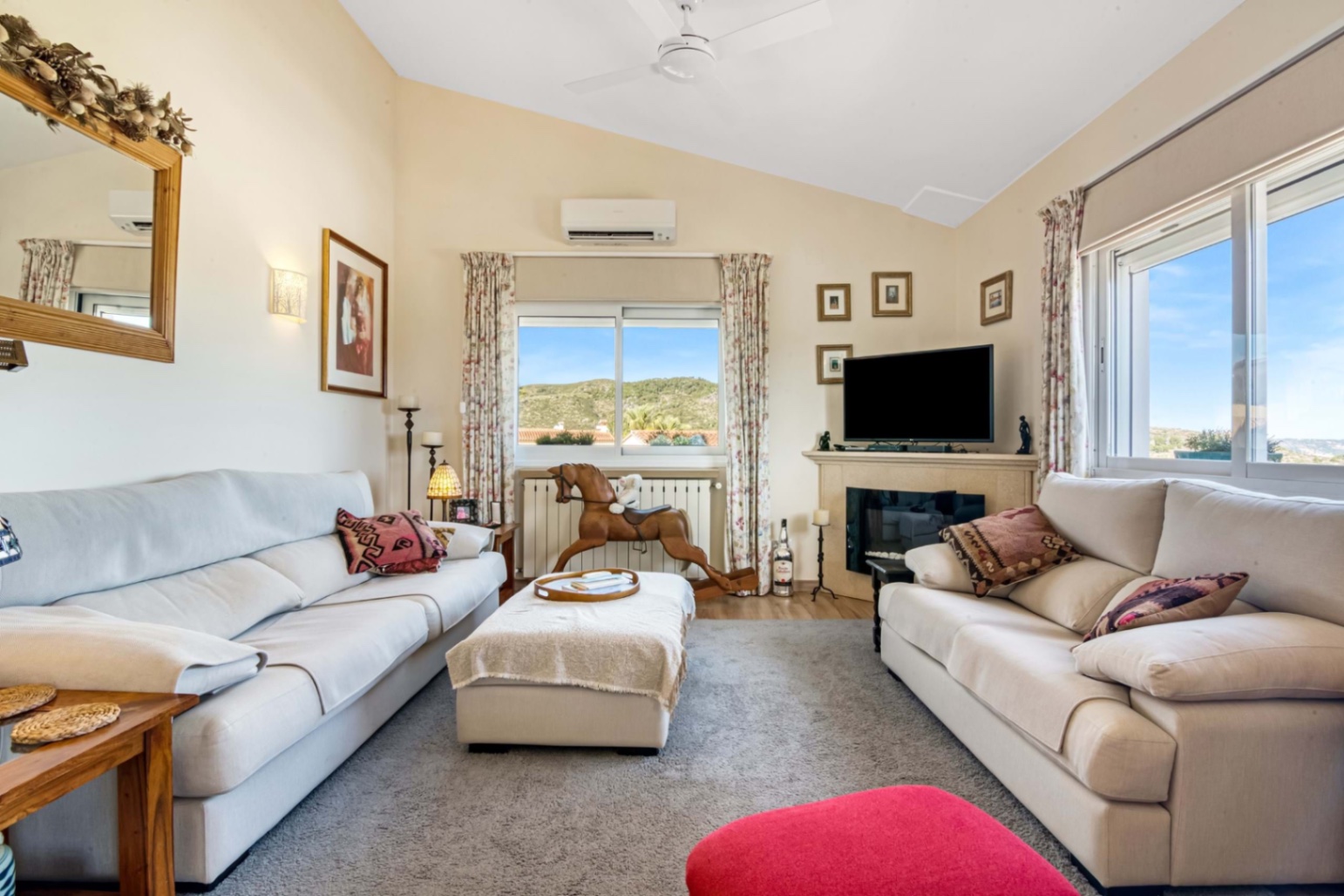Villa avec vues sur la mer et la montagne à seulement 8 minutes des plages de Javea
