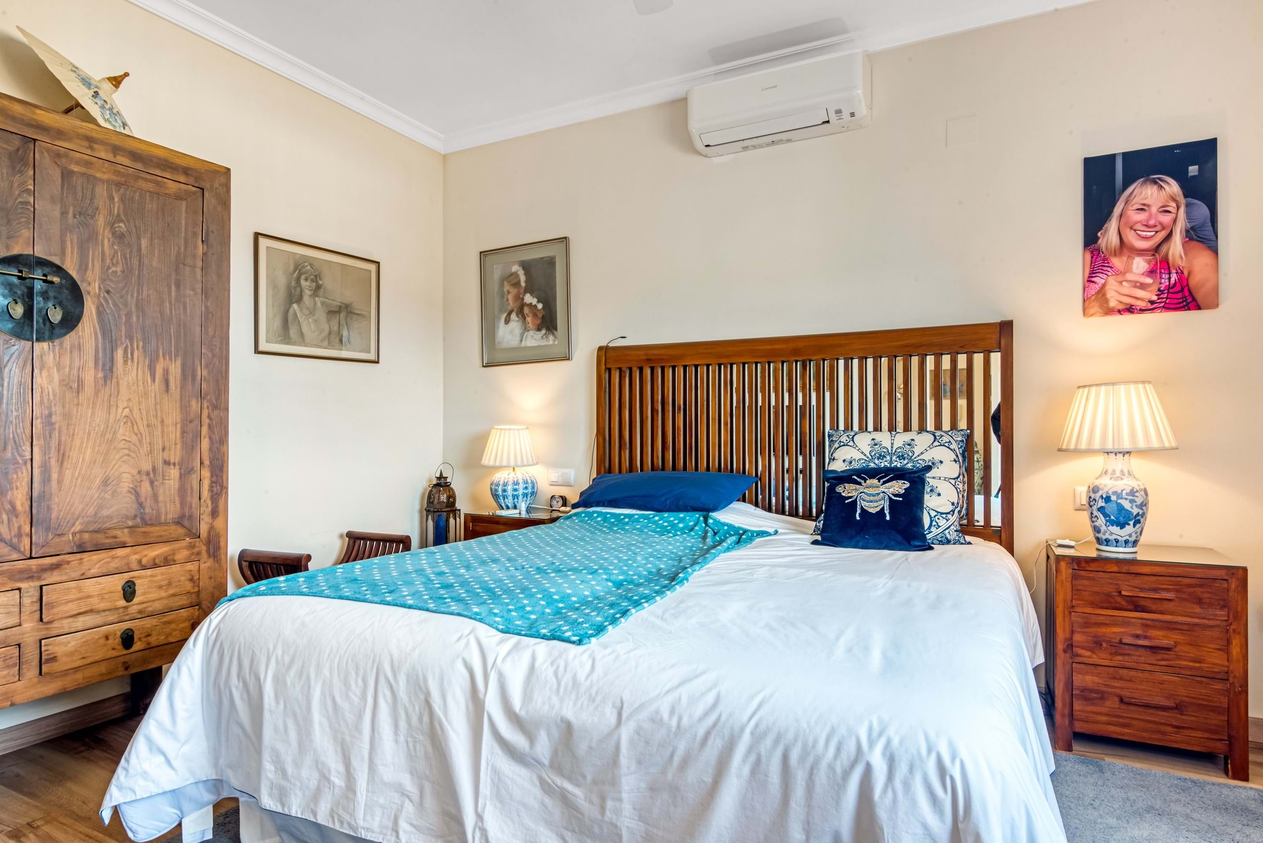 Villa avec vues sur la mer et la montagne à seulement 8 minutes des plages de Javea