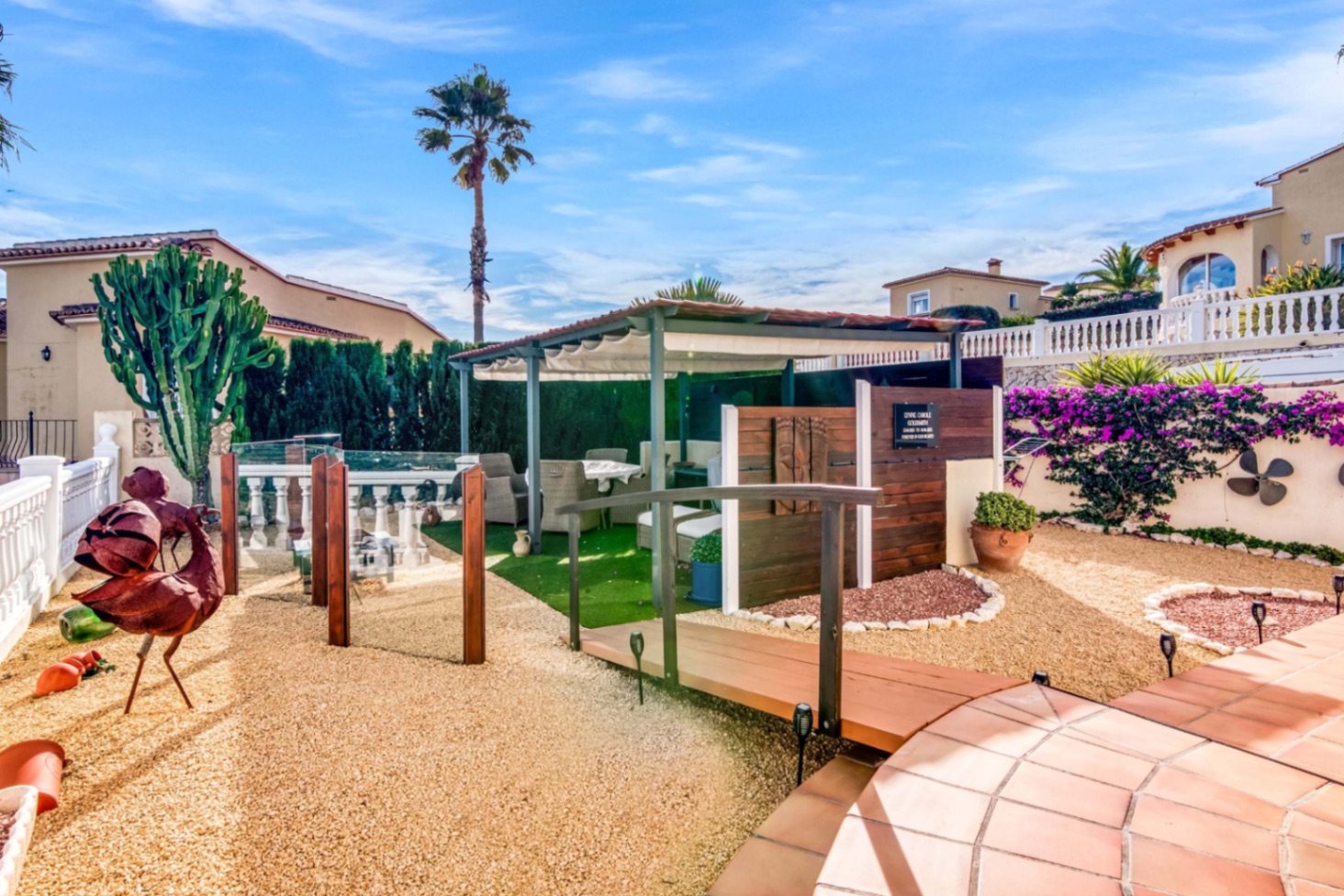 Villa avec vues sur la mer et la montagne à seulement 8 minutes des plages de Javea