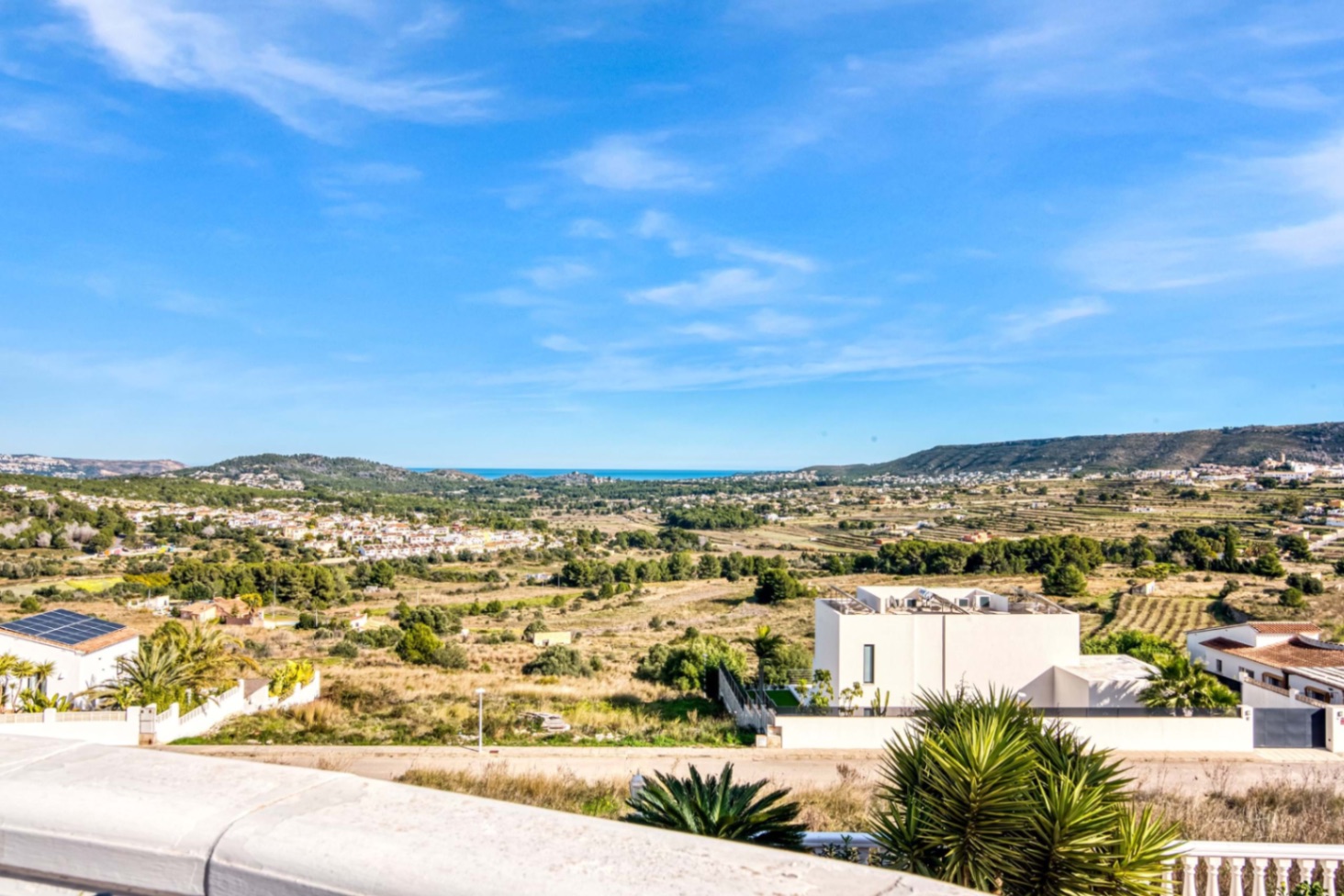 Villa avec vues sur la mer et la montagne à seulement 8 minutes des plages de Javea