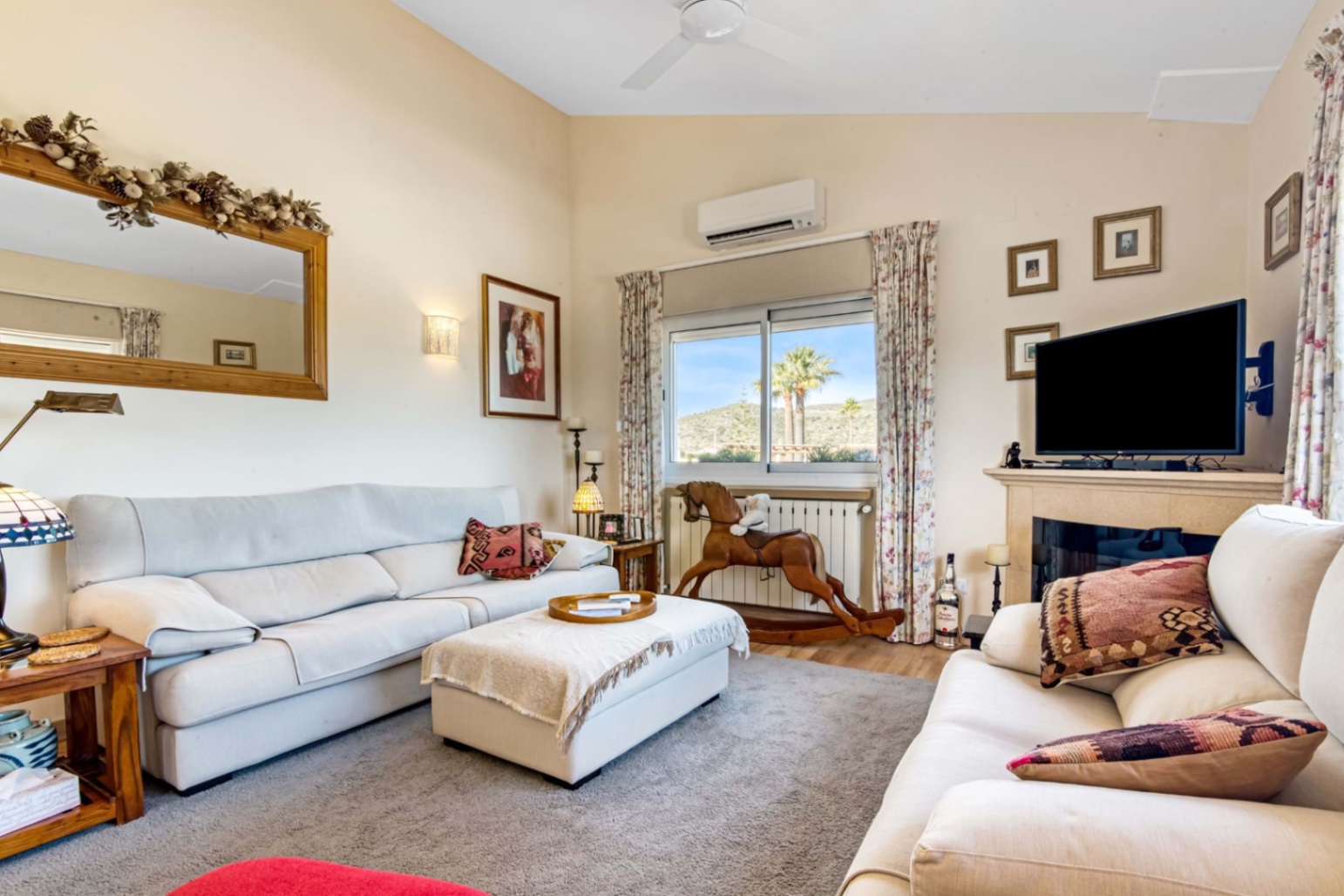Villa avec vues sur la mer et la montagne à seulement 8 minutes des plages de Javea