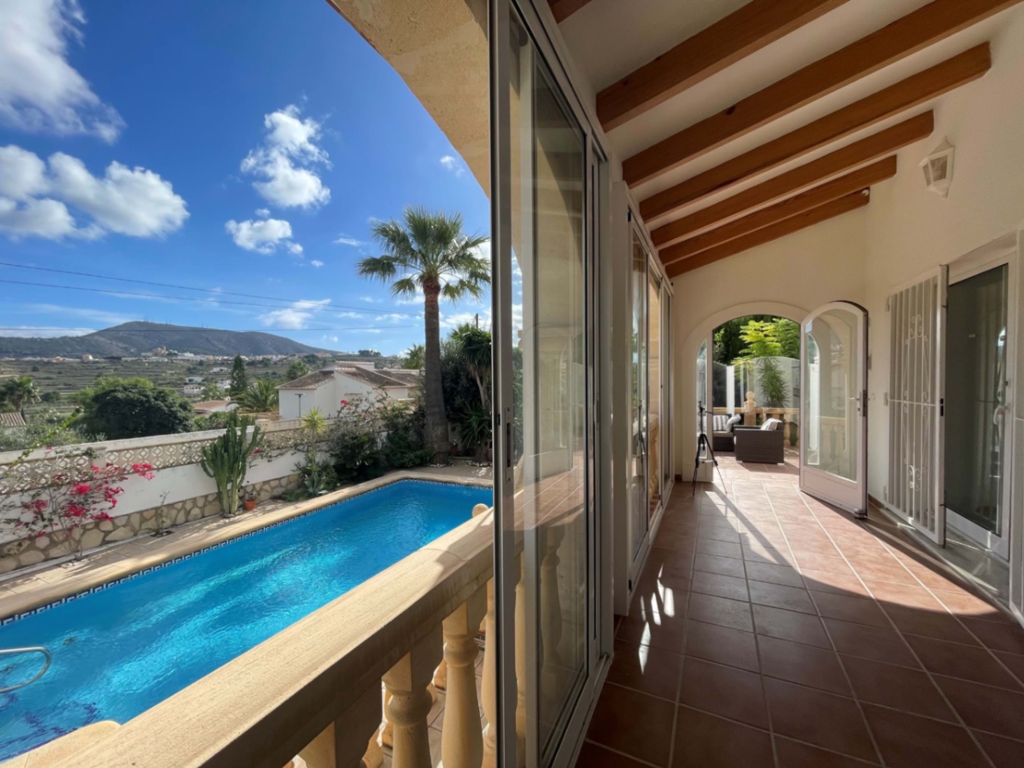 Superbe villa de 3 chambres avec vue sur la montagne à vendre à Benitatchell.