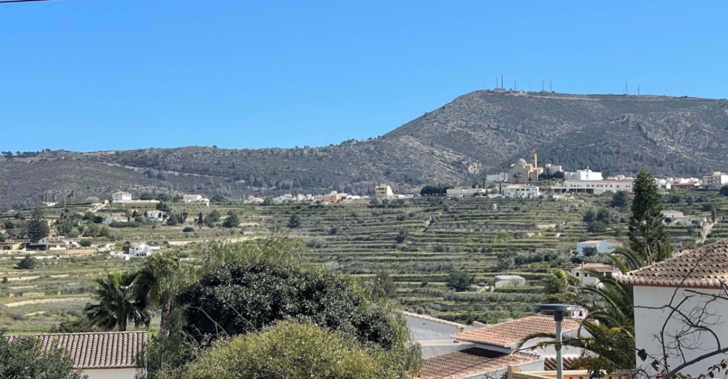 Superbe villa de 3 chambres avec vue sur la montagne à vendre à Benitatchell.