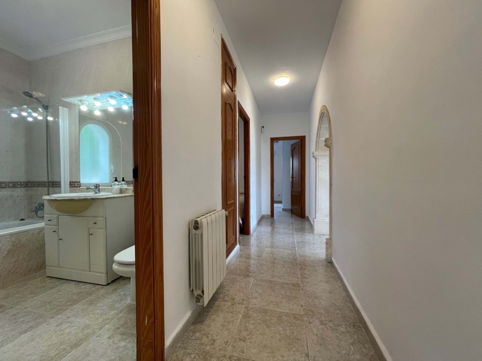 Superbe villa de 3 chambres avec vue sur la montagne à vendre à Benitatchell.