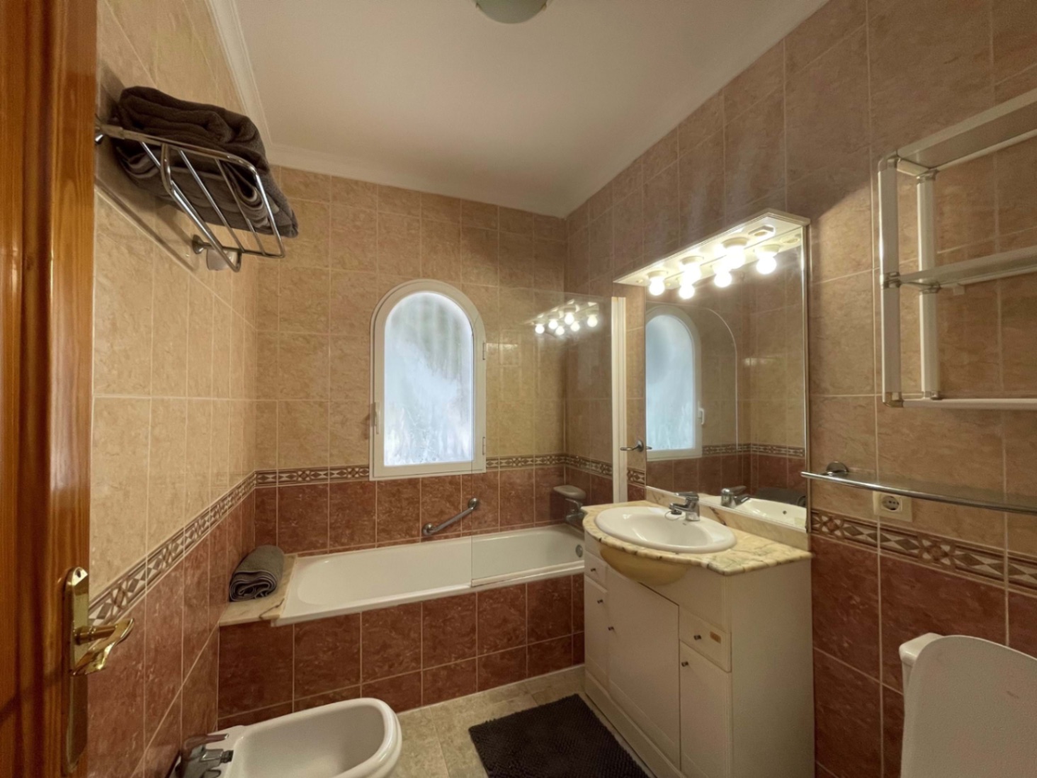 Superbe villa de 3 chambres avec vue sur la montagne à vendre à Benitatchell.