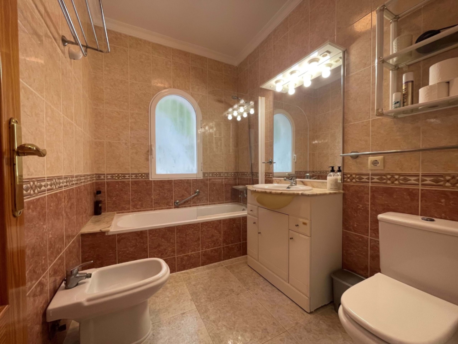 Superbe villa de 3 chambres avec vue sur la montagne à vendre à Benitatchell.