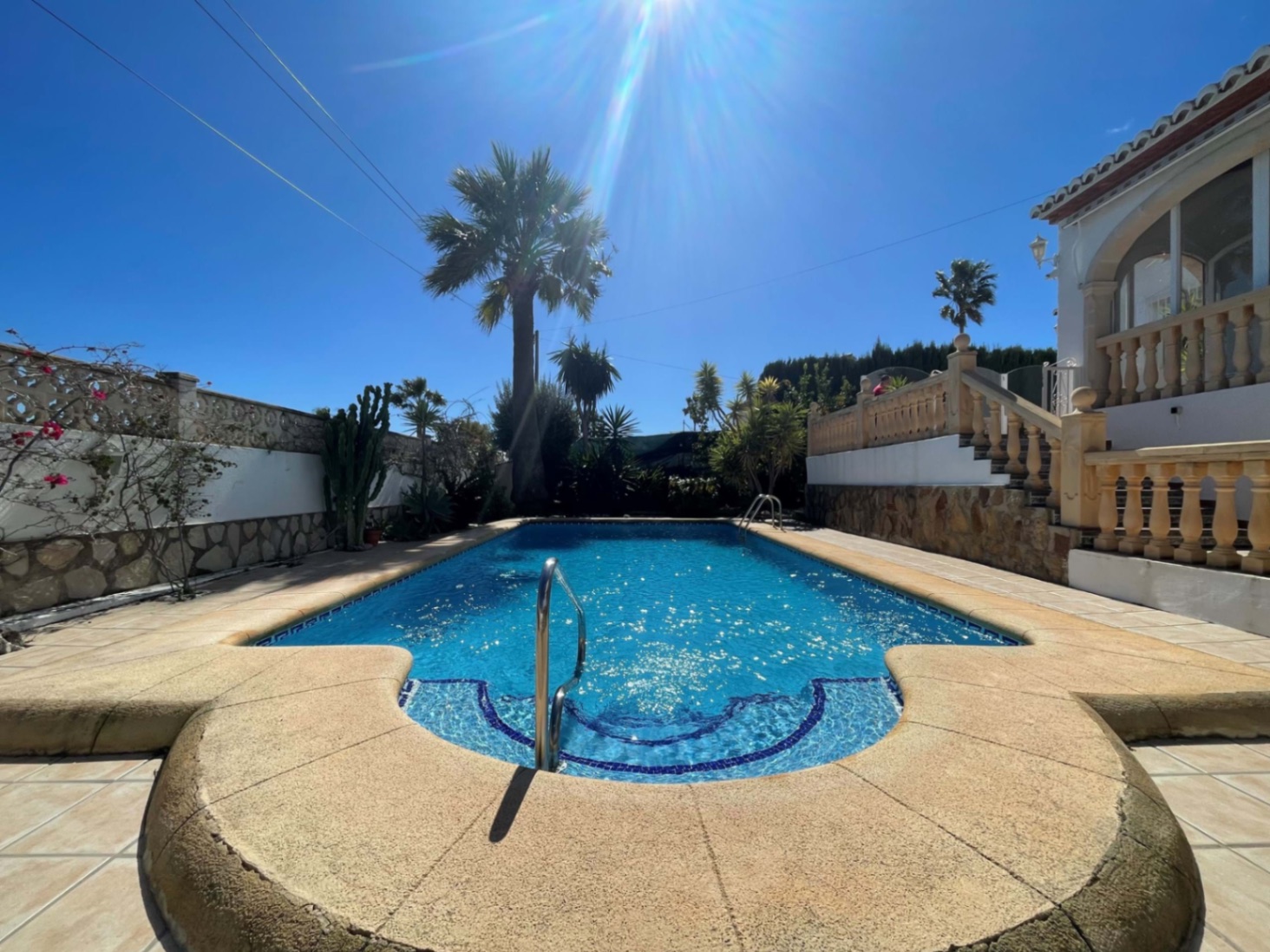 Superbe villa de 3 chambres avec vue sur la montagne à vendre à Benitatchell.