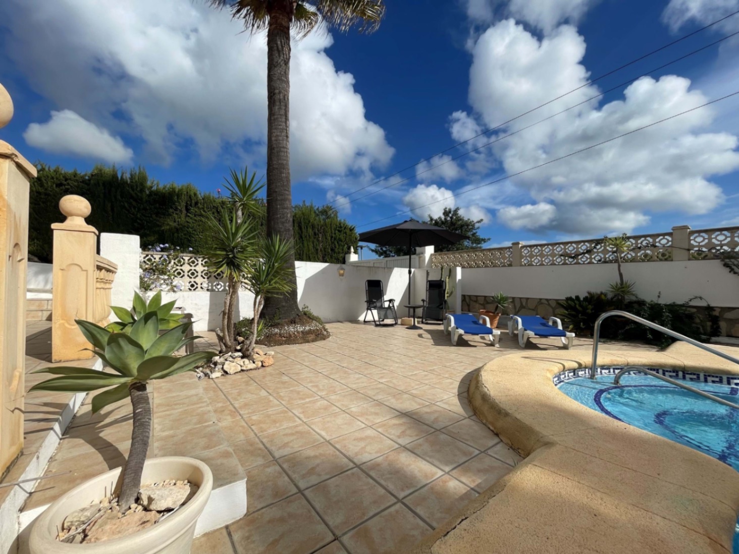 Superbe villa de 3 chambres avec vue sur la montagne à vendre à Benitatchell.