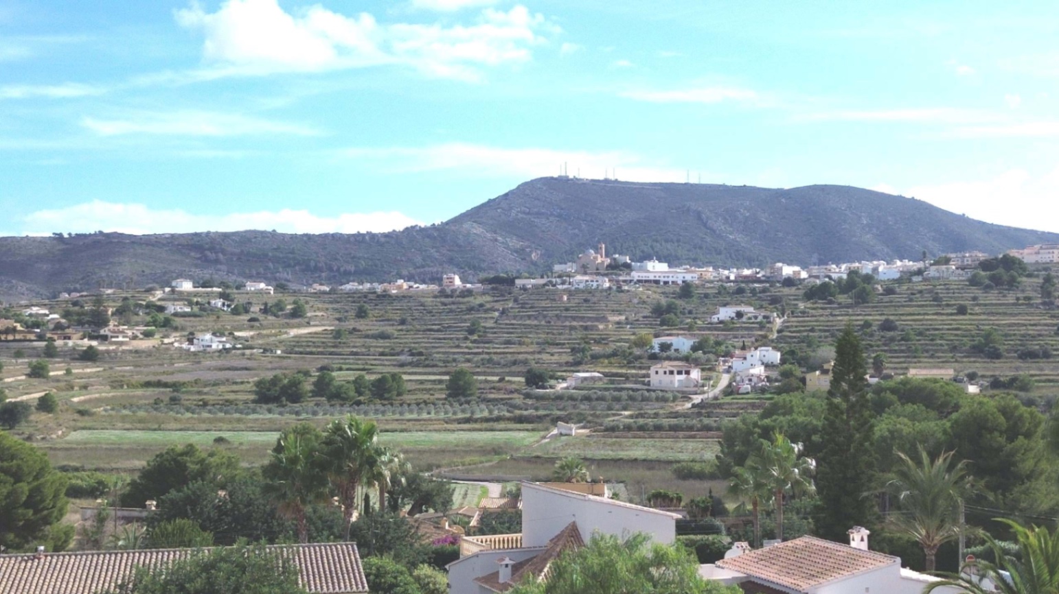 Superbe villa de 3 chambres avec vue sur la montagne à vendre à Benitatchell.