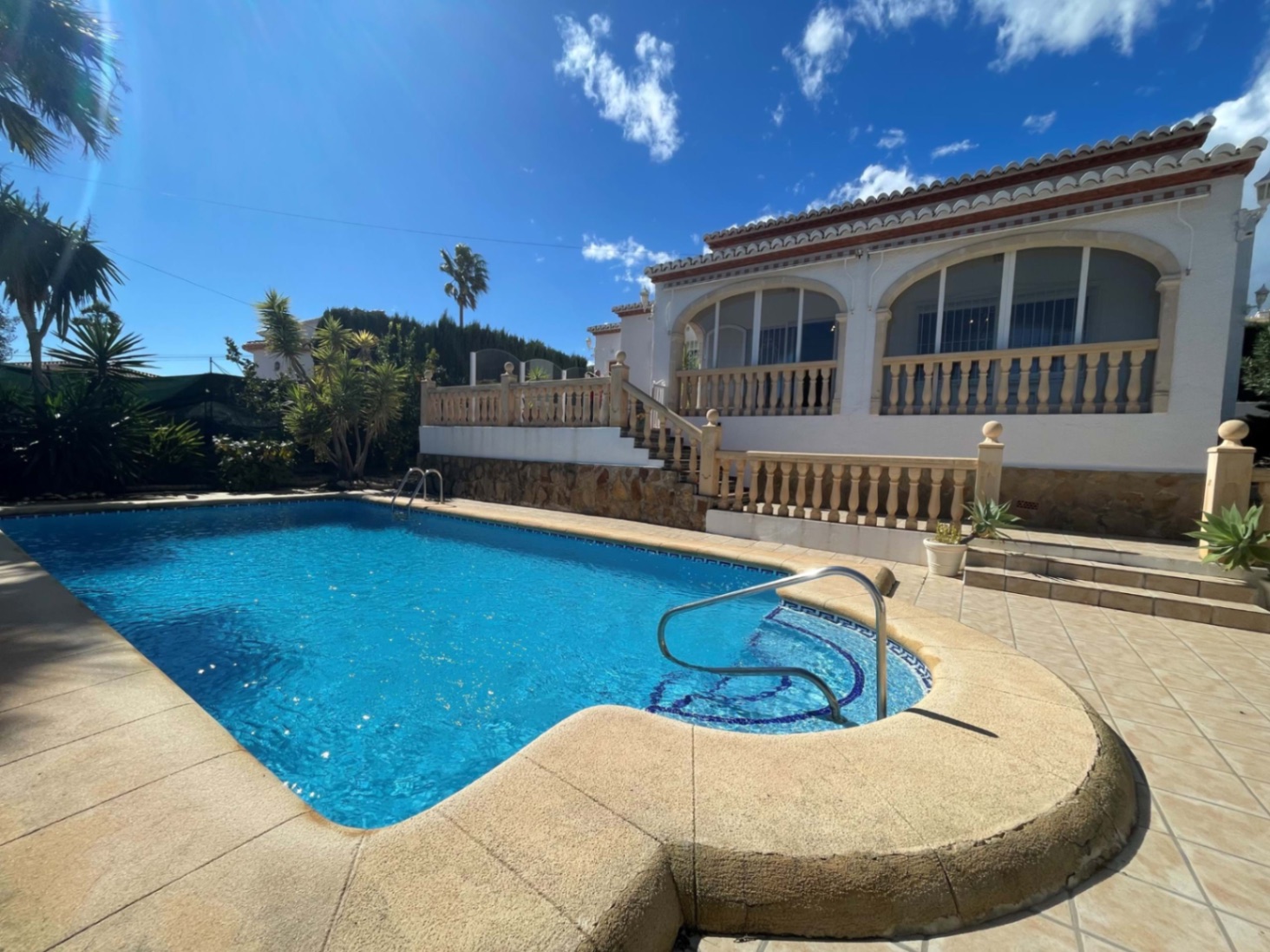 Superbe villa de 3 chambres avec vue sur la montagne à vendre à Benitatchell.