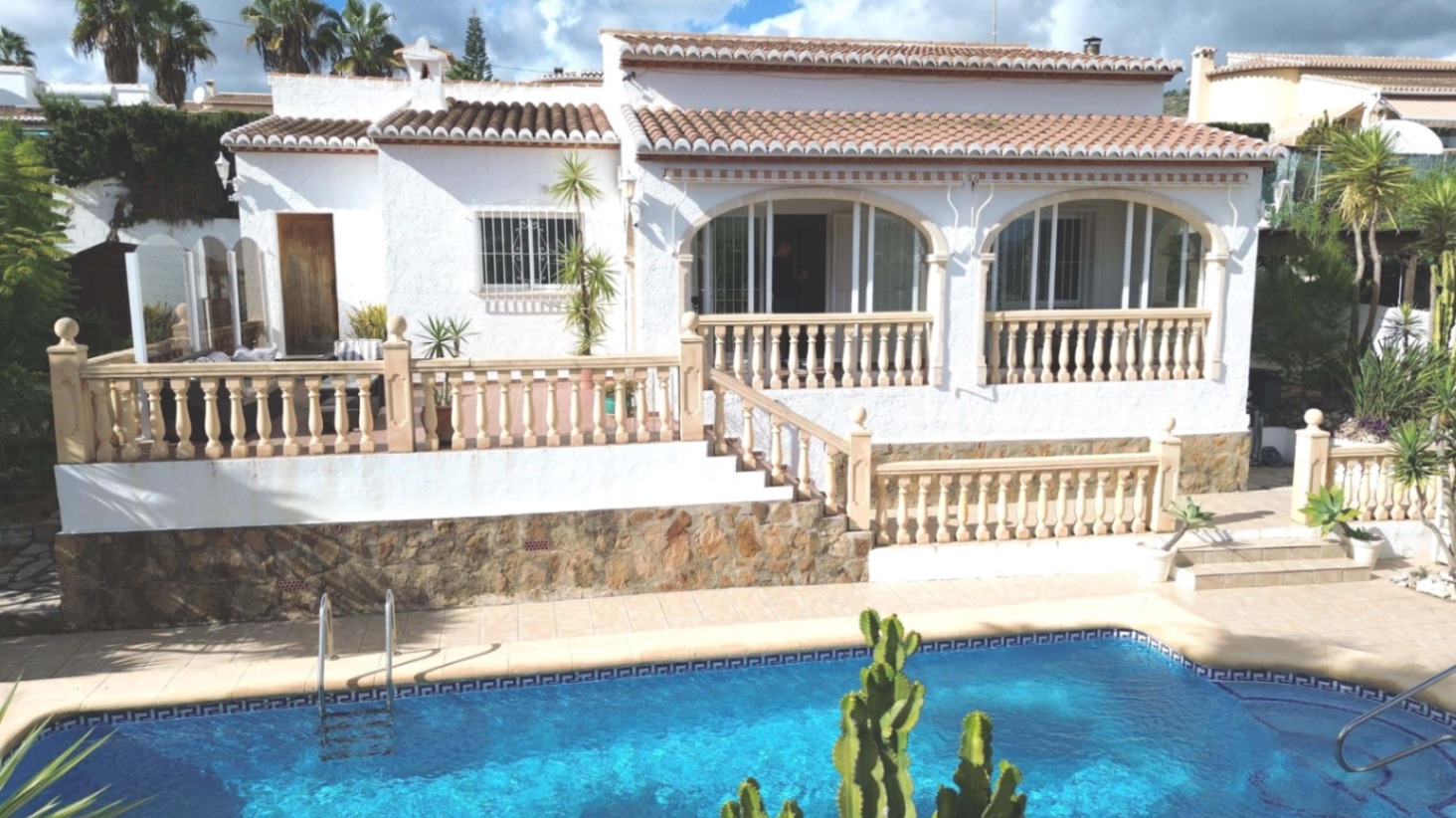 Superbe villa de 3 chambres avec vue sur la montagne à vendre à Benitatchell.