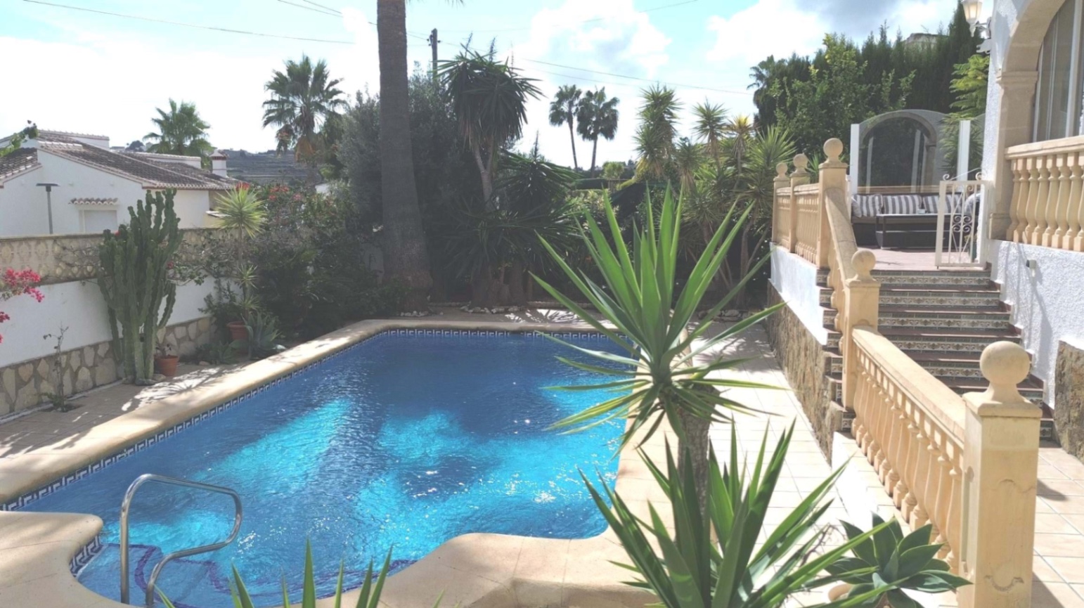 Superbe villa de 3 chambres avec vue sur la montagne à vendre à Benitatchell.