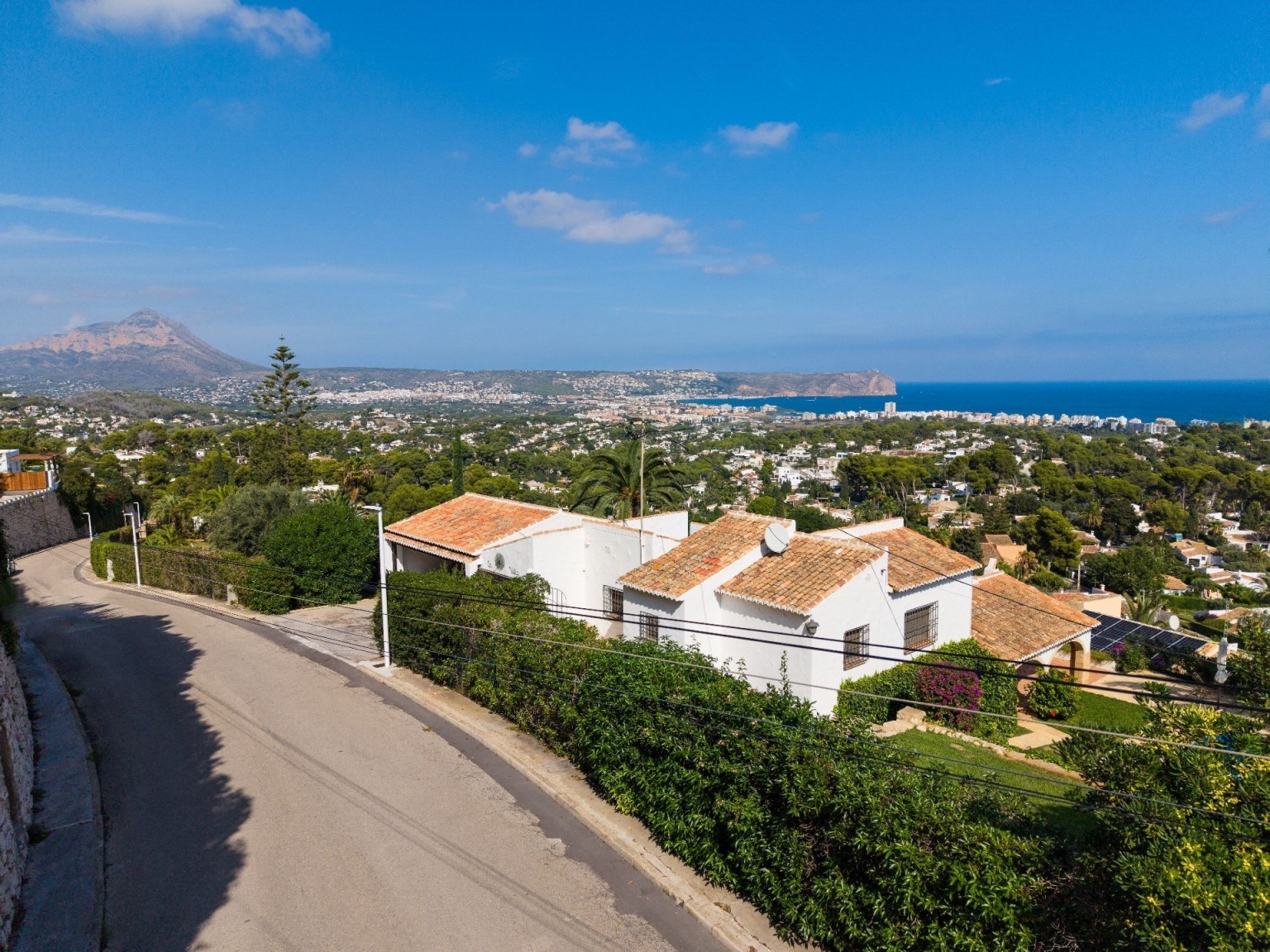 Śródziemnomorska willa na sprzedaż z 4 sypialniami i panoramicznym widokiem na morze w Tosalet, Jávea