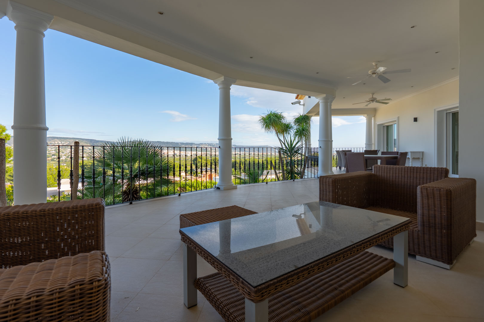 Vila massiva de 4 habitacions amb vistes al mar i al Montgó en venda a Javea Piver