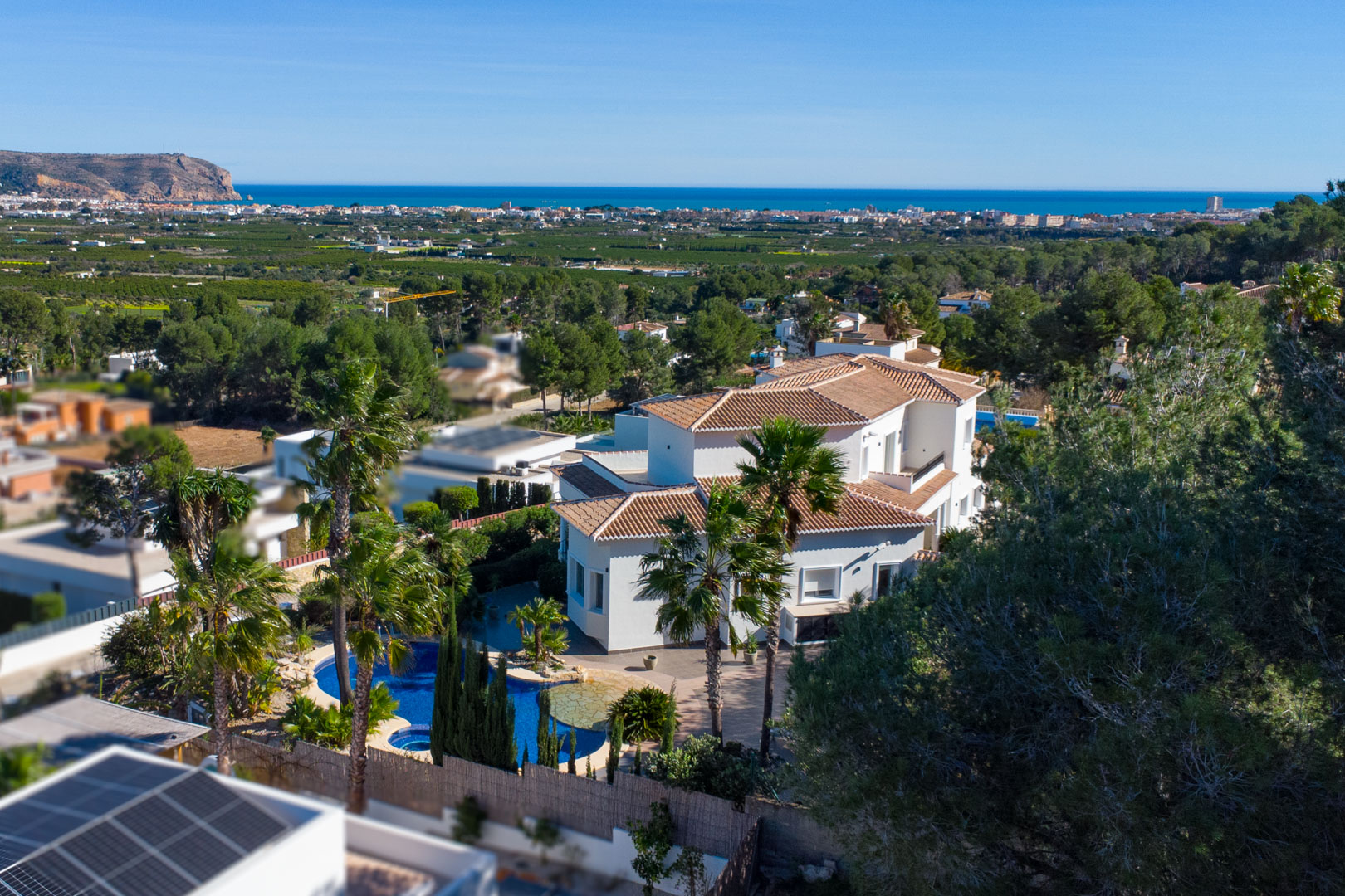 Vila massiva de 4 habitacions amb vistes al mar i al Montgó en venda a Javea Piver