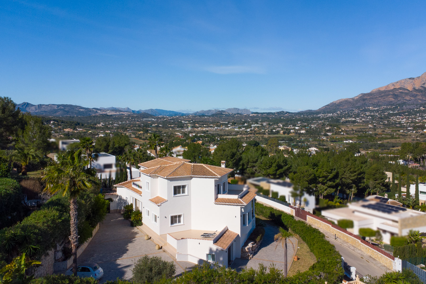 Vila massiva de 4 habitacions amb vistes al mar i al Montgó en venda a Javea Piver
