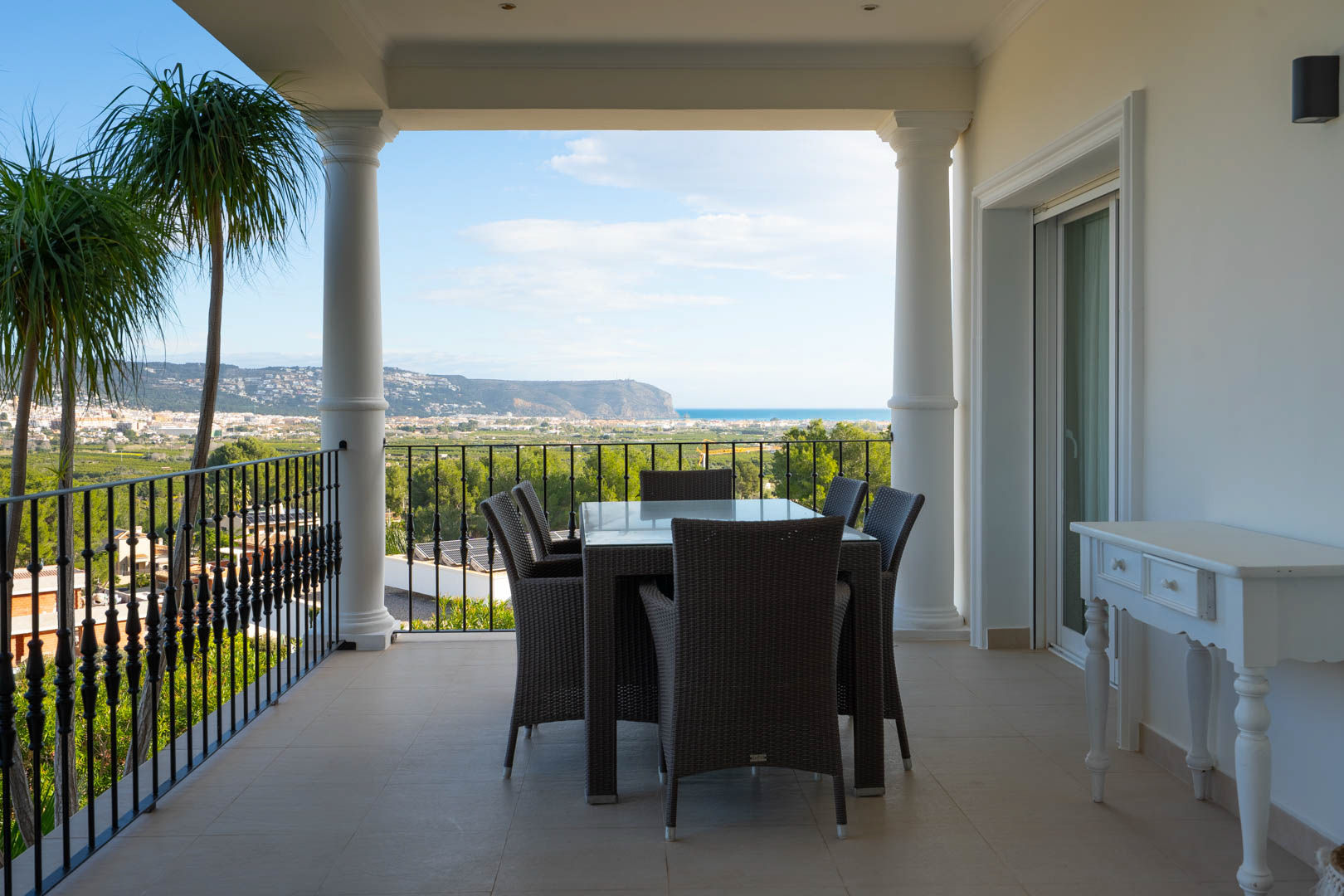 Vila massiva de 4 habitacions amb vistes al mar i al Montgó en venda a Javea Piver