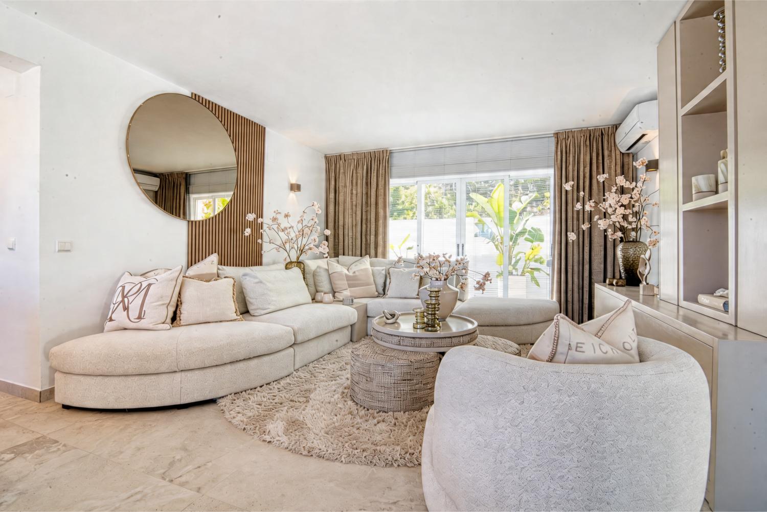 Luxury 3 bed villa for sale in Javea with sea and mountain view