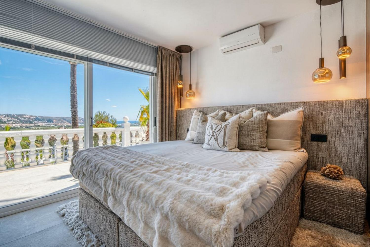 Luxury 3 bed villa for sale in Javea with sea and mountain view
