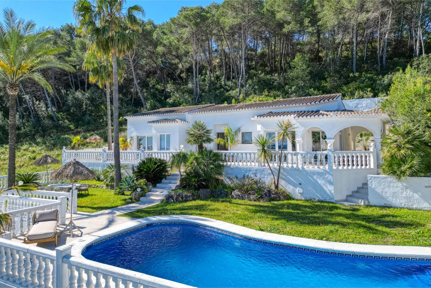 Luxury 3 bed villa for sale in Javea with sea and mountain view