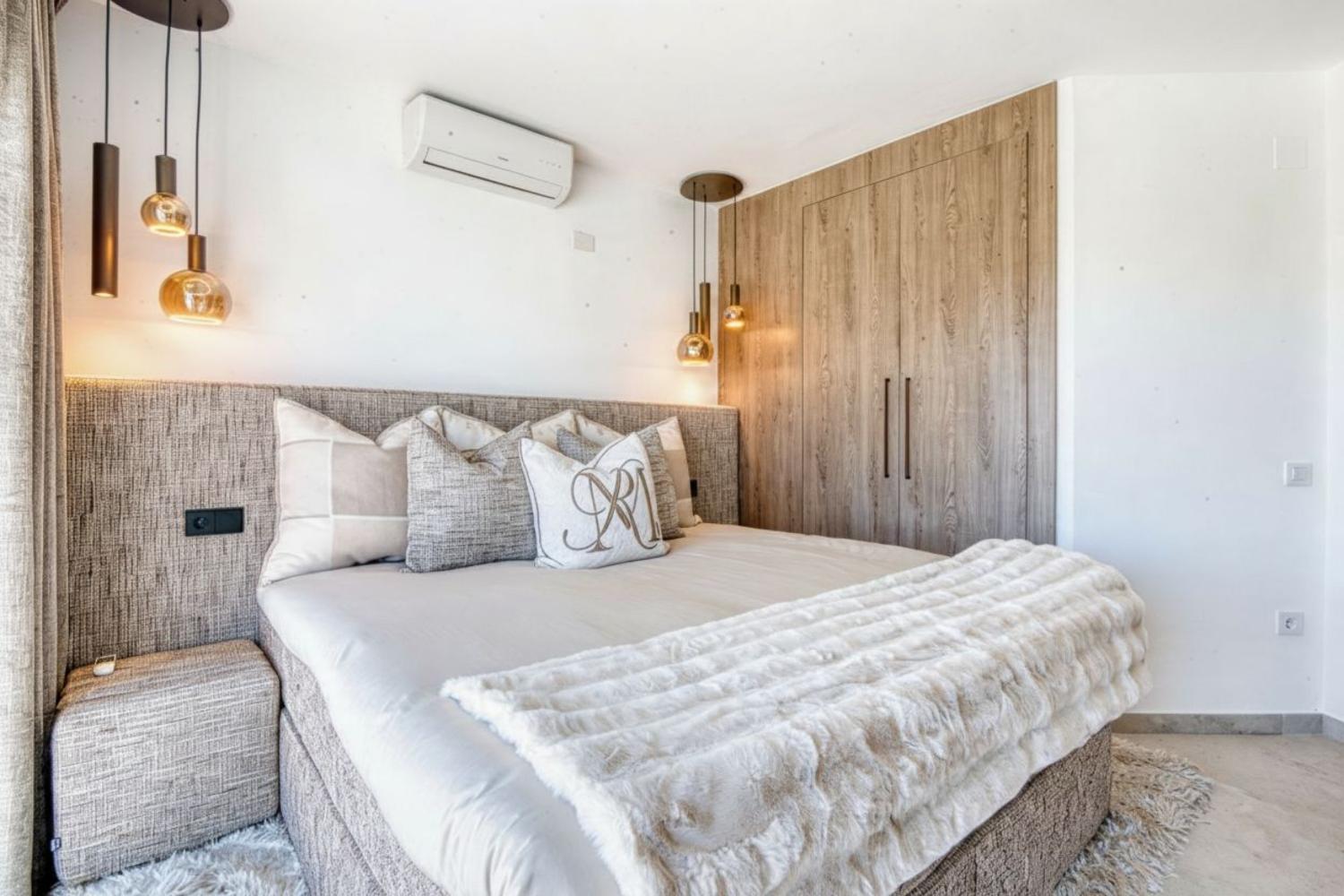 Luxury 3 bed villa for sale in Javea with sea and mountain view