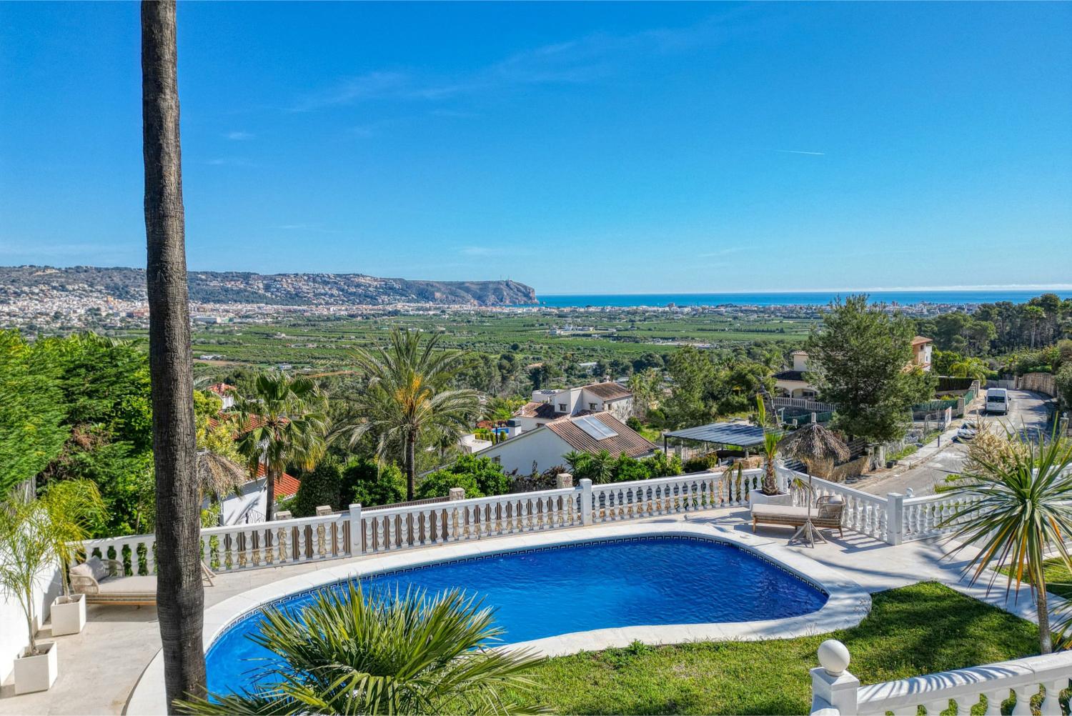 Luxury 3 bed villa for sale in Javea with sea and mountain view