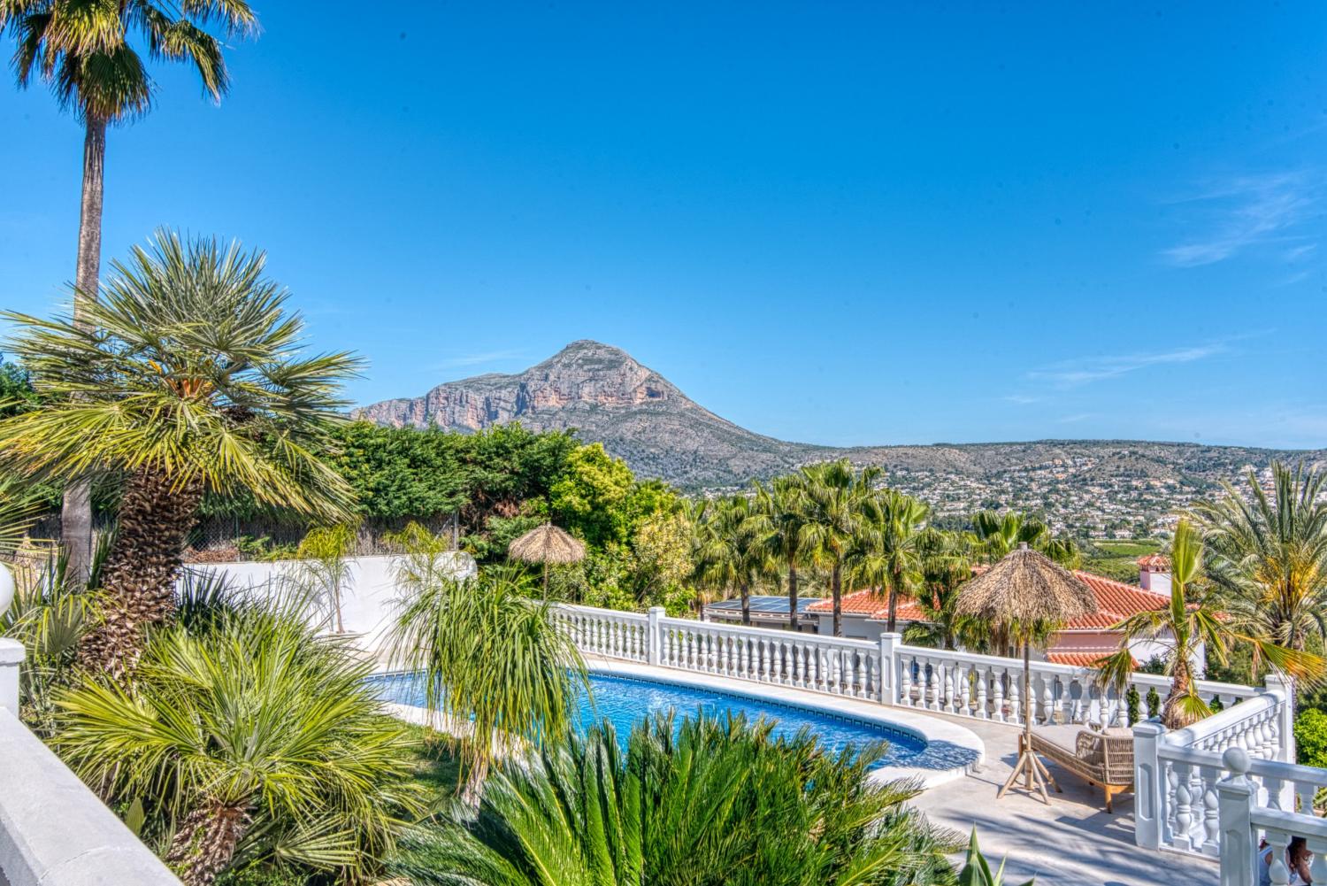 Luxury 3 bed villa for sale in Javea with sea and mountain view