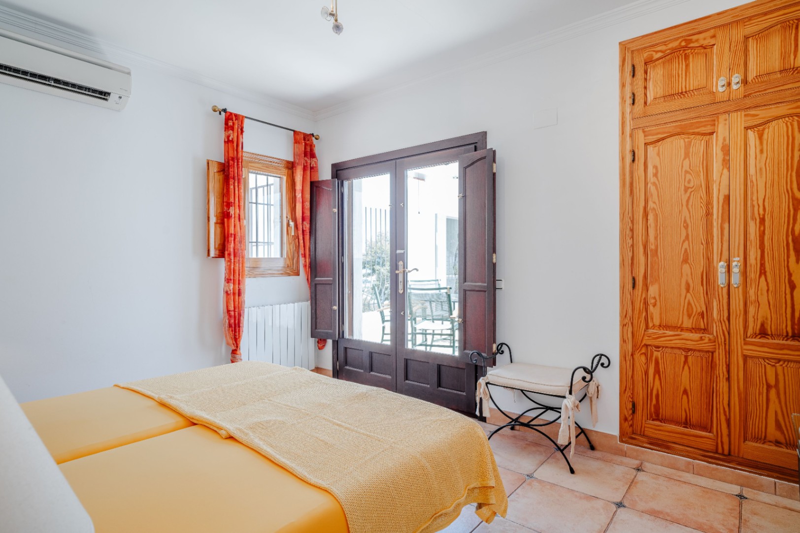 Villa for sale in Javea with wonderful open views of the sea and bay.