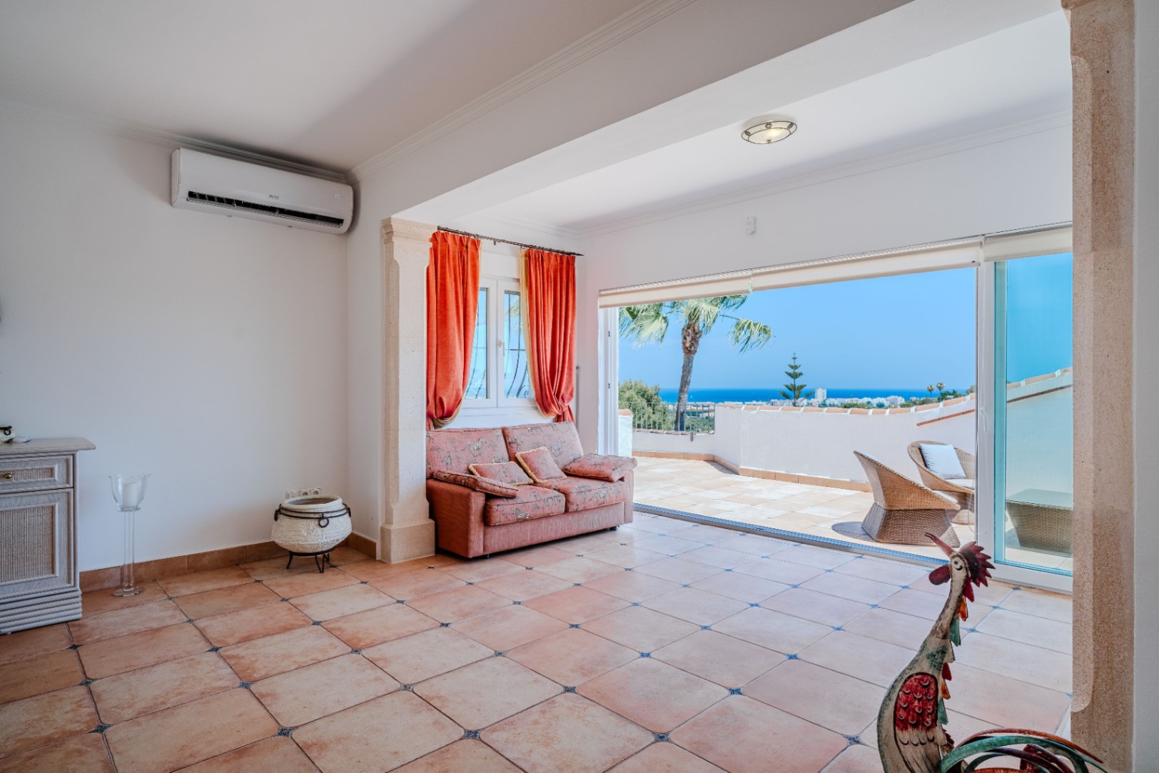 Villa for sale in Javea with wonderful open views of the sea and bay.