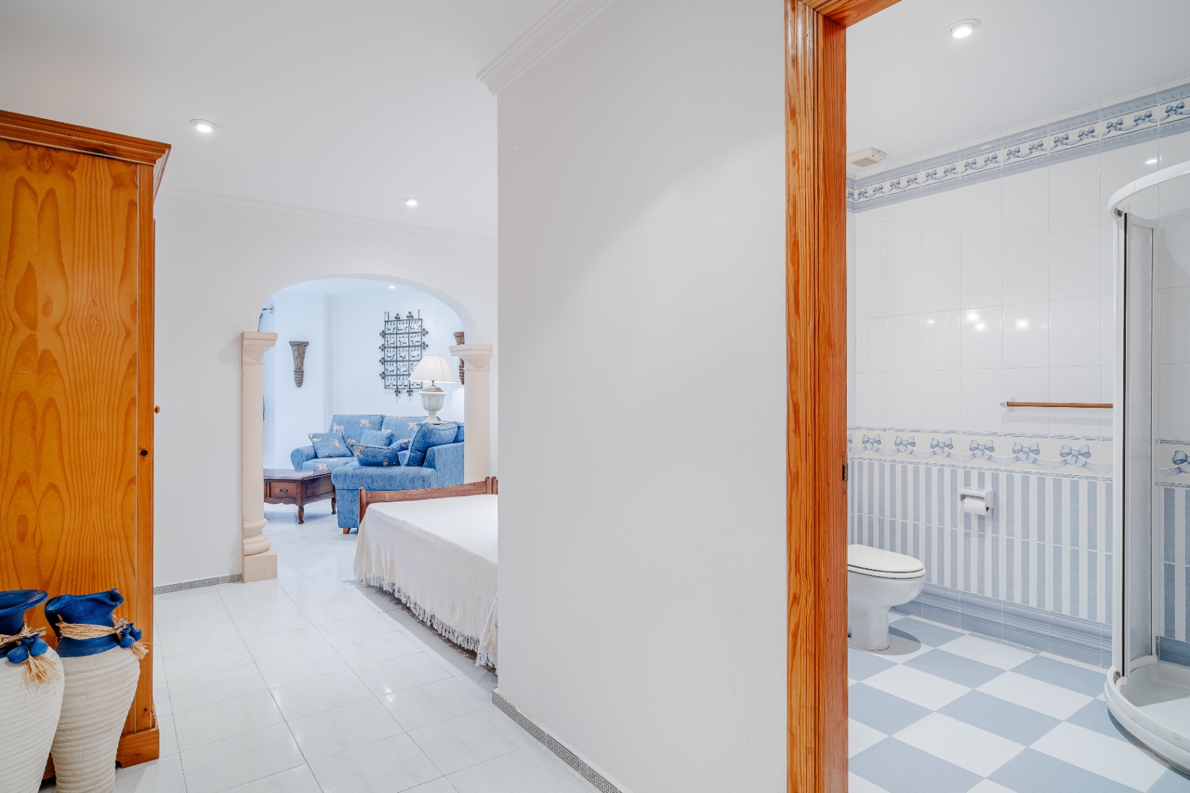 Villa for sale in Javea with wonderful open views of the sea and bay.