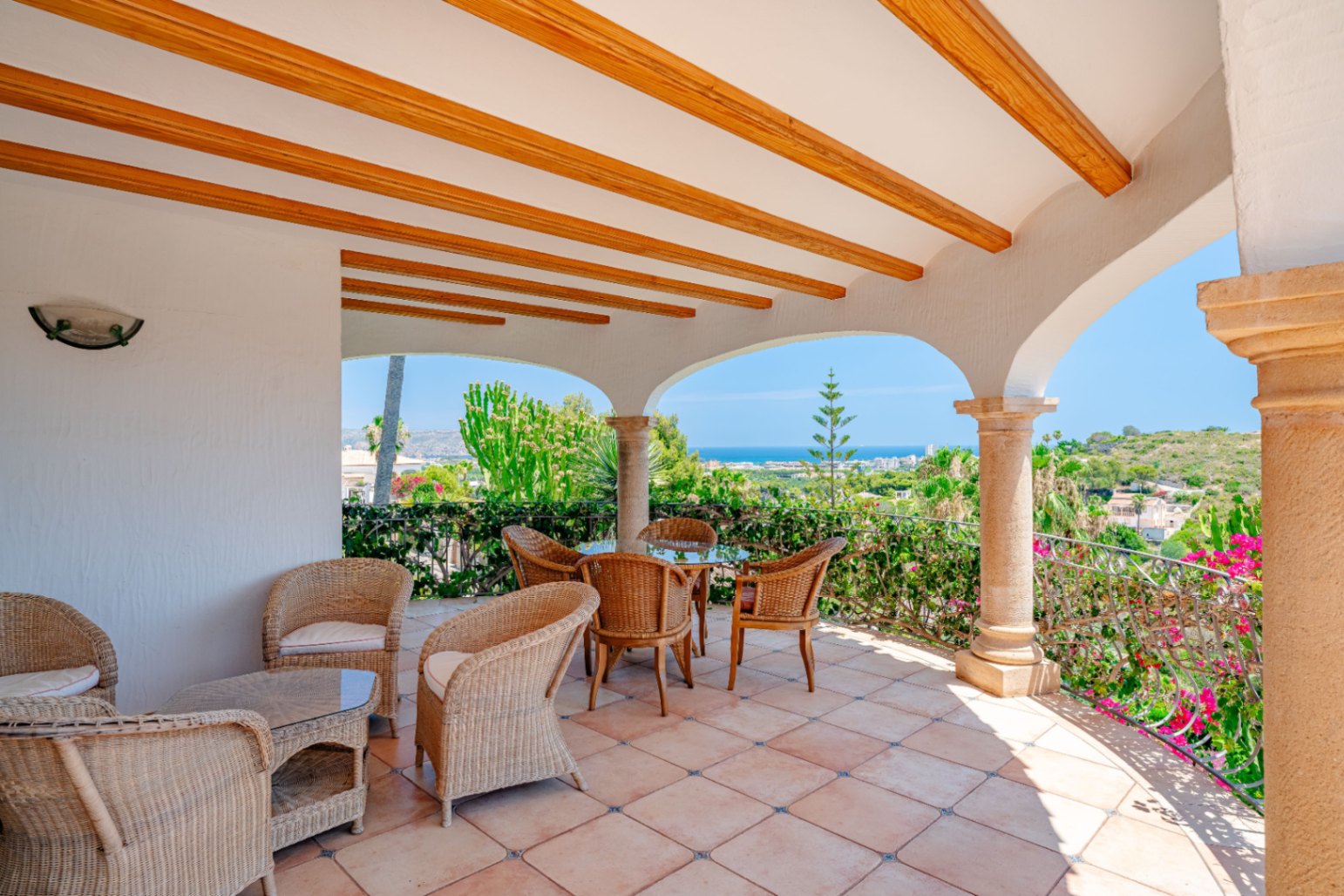 Villa for sale in Javea with wonderful open views of the sea and bay.