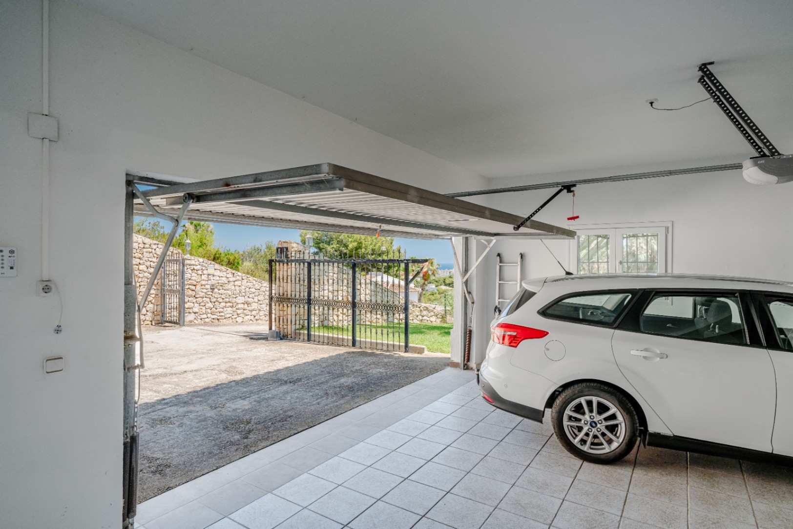 Villa for sale in Javea with wonderful open views of the sea and bay.