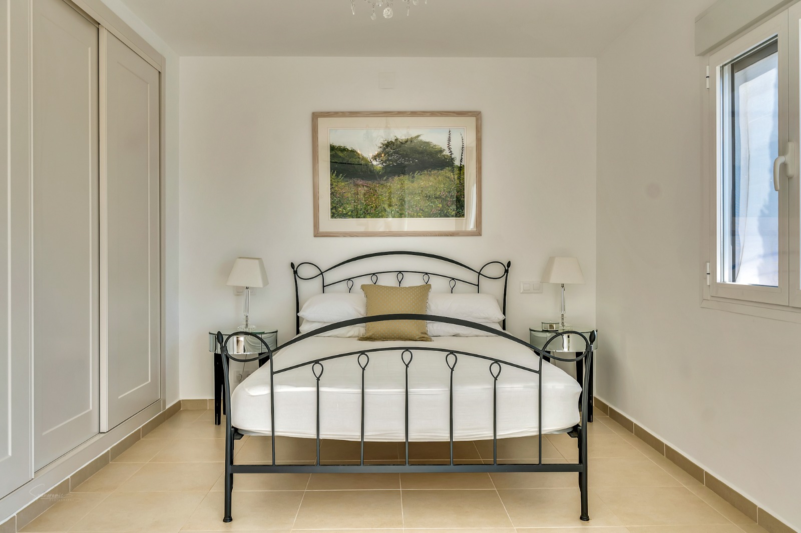 Imposante desig villa te koop met spectaculair uitzicht op de Montgó.