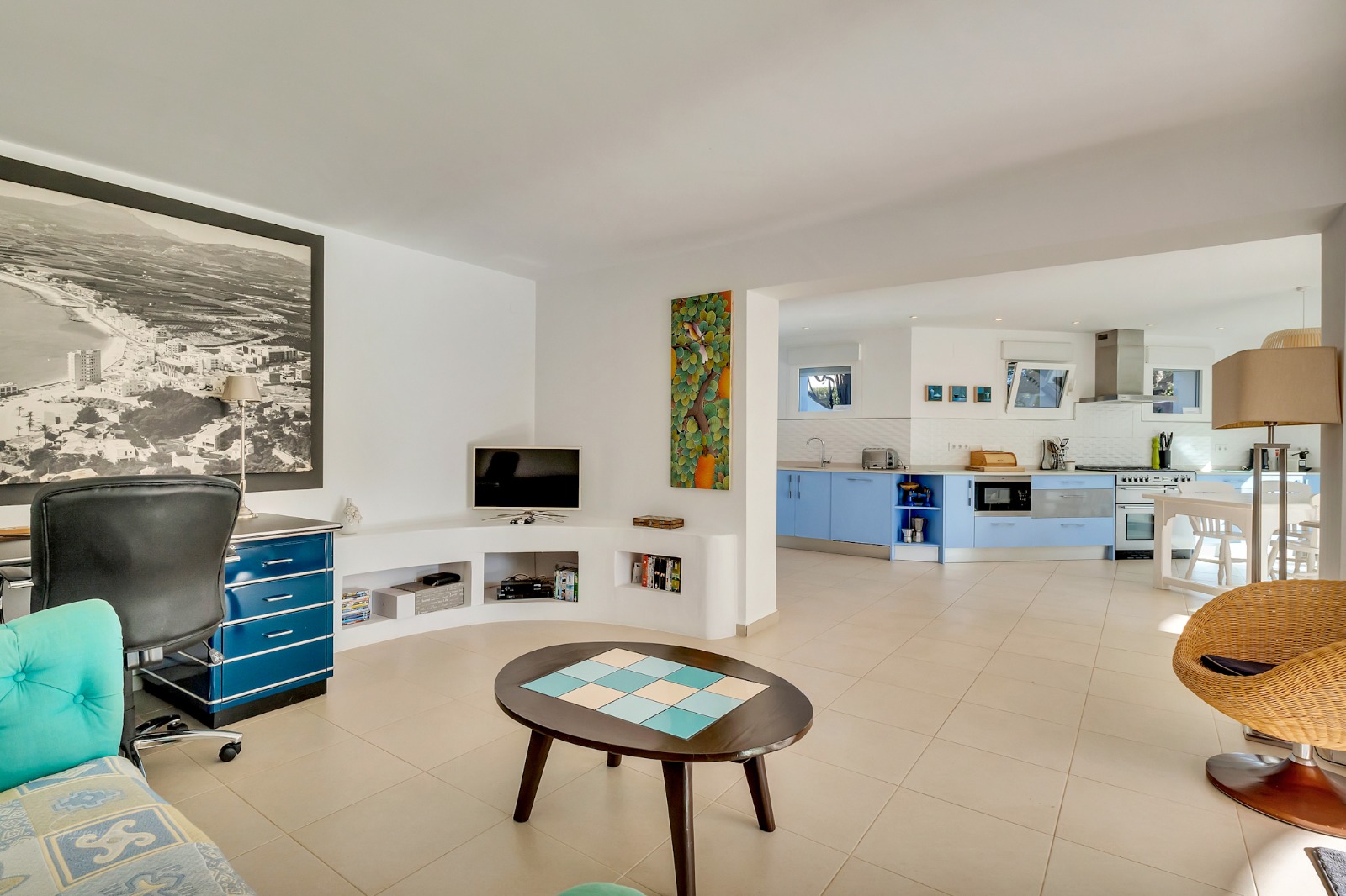 Imposante desig villa te koop met spectaculair uitzicht op de Montgó.