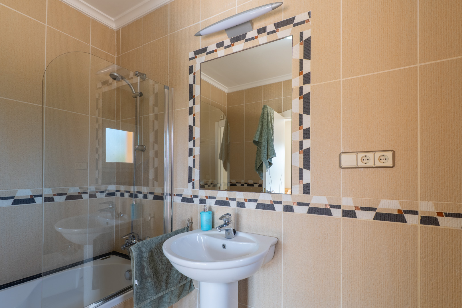 Charming Mediterranean 3 bed Villa with Sea Views for Sale in Jávea with The White Collection